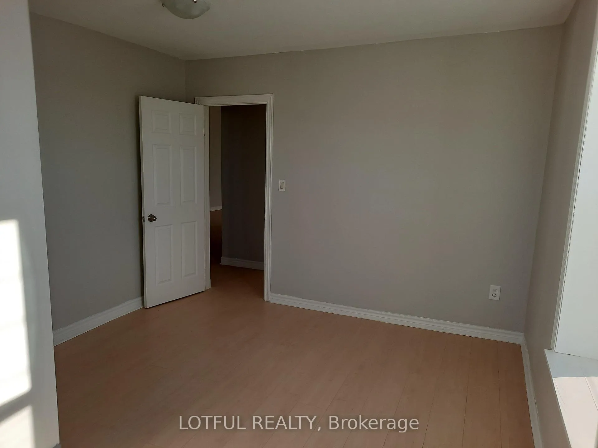Photo 7 of Unit 3, 2073 Dundas Street, Edwardsburgh/Cardinal, Town of Cardinal — HOMEH