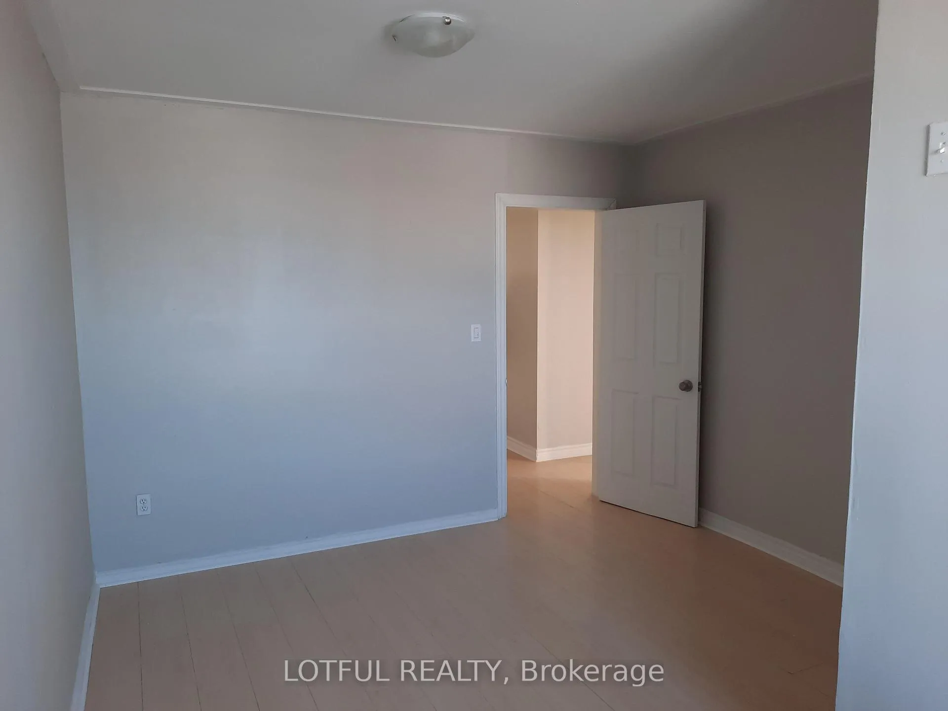 Photo 8 of Unit 3, 2073 Dundas Street, Edwardsburgh/Cardinal, Town of Cardinal — HOMEH