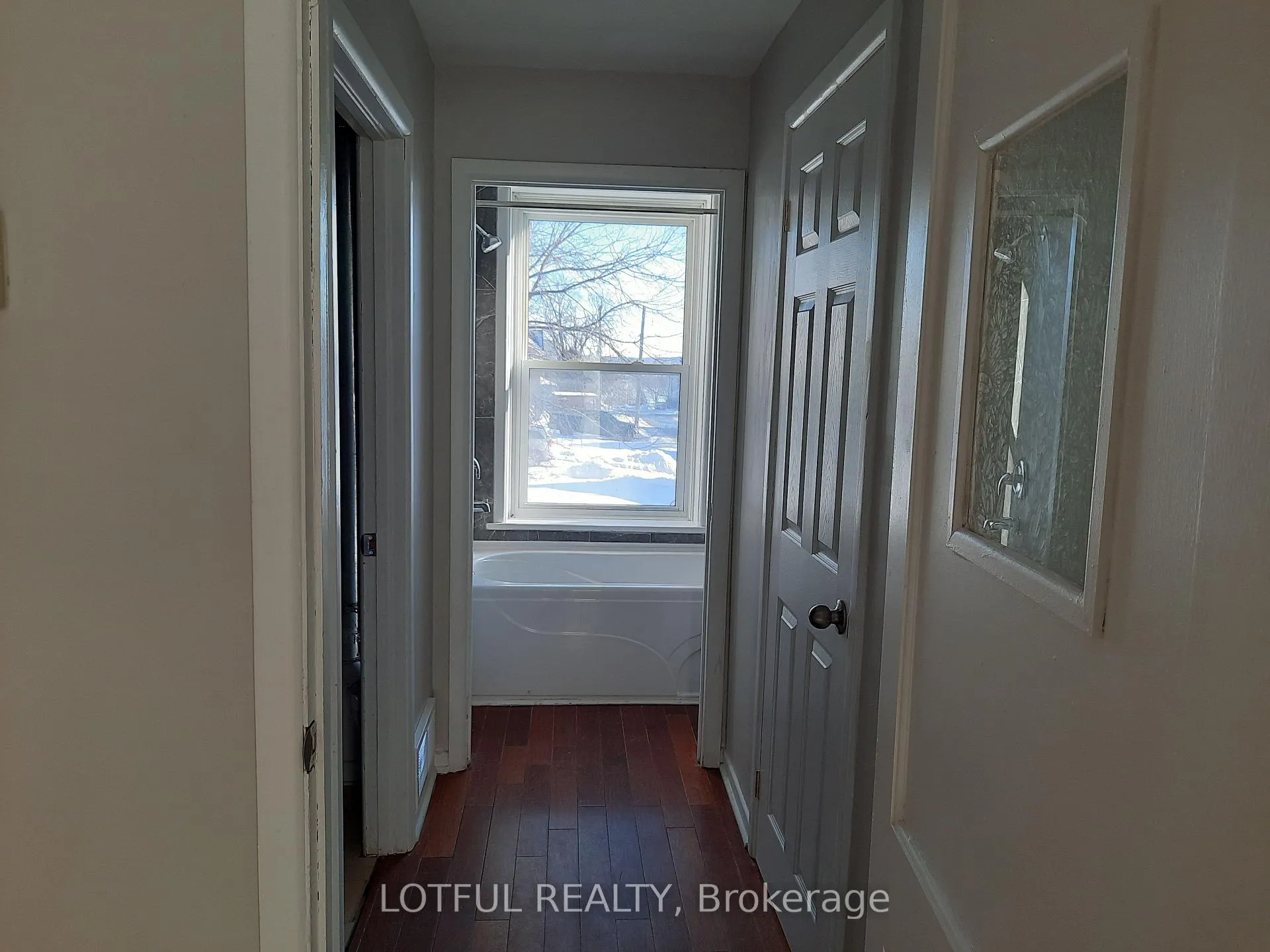 Photo 10 of Unit 3, 2073 Dundas Street, Edwardsburgh/Cardinal, Town of Cardinal — HOMEH