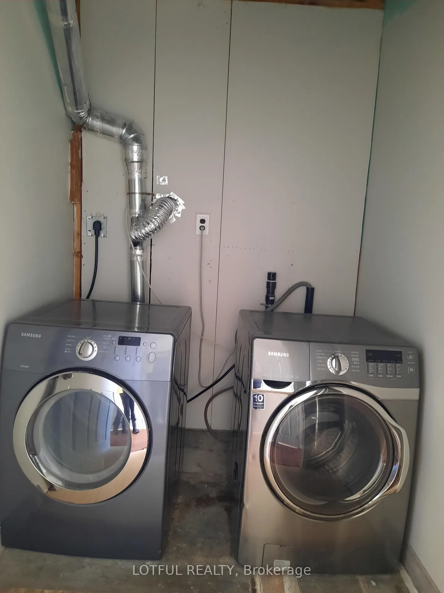 Photo 15 of Unit 3, 2073 Dundas Street, Edwardsburgh/Cardinal, Town of Cardinal — HOMEH