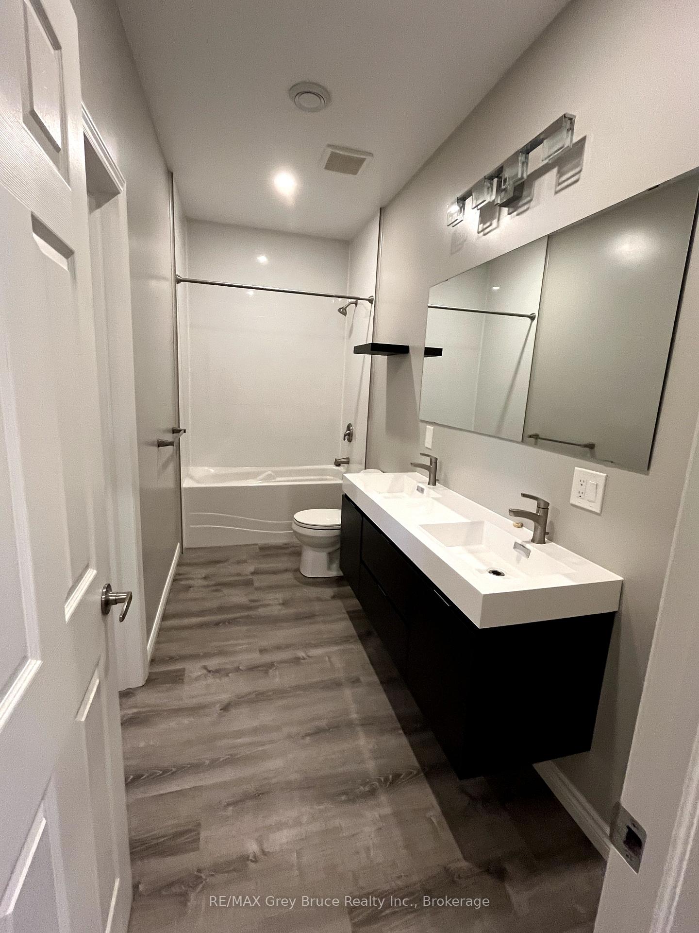 Photo 16 of Unit Unit B, 42 Sykes Street, Meaford — HOMEH