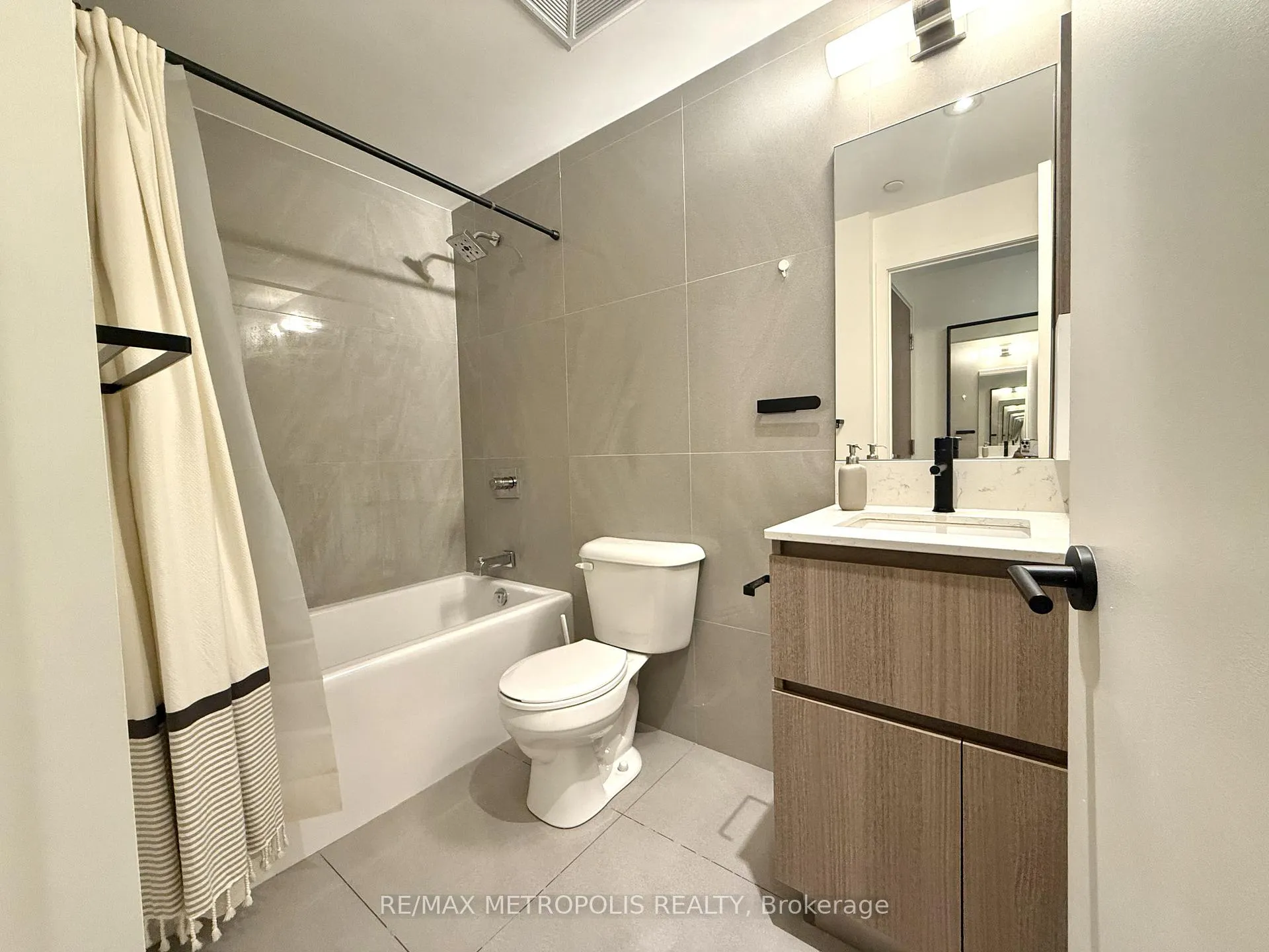 Photo 11 of Unit 520, 30 Baseball Place, Toronto, South Riverdale — HOMEH