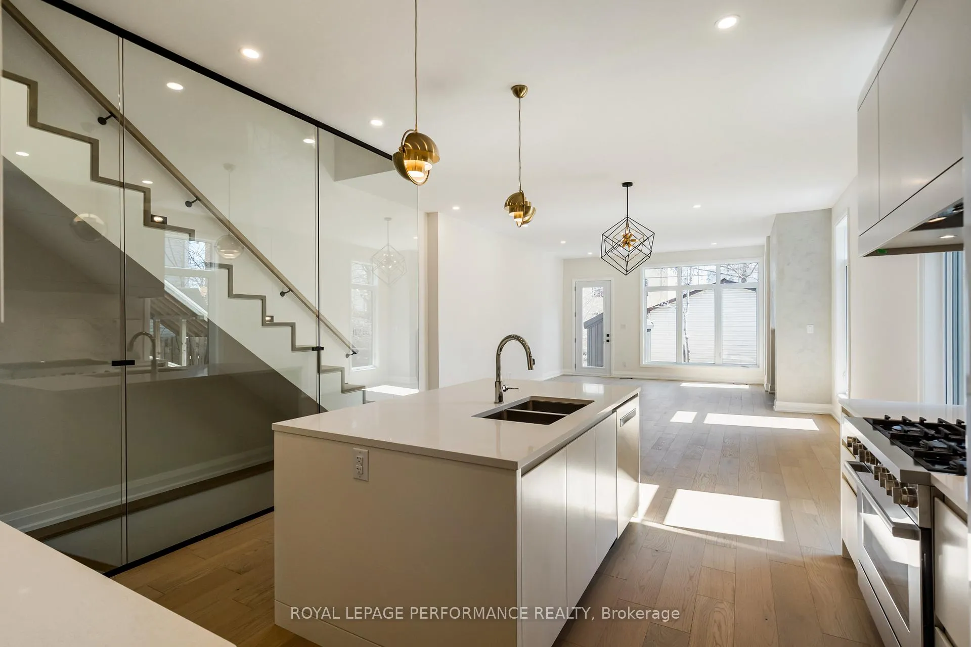 Photo 7 of Unit A, 31 Commanda Way, Ottawa, Lindenlea — HOMEH