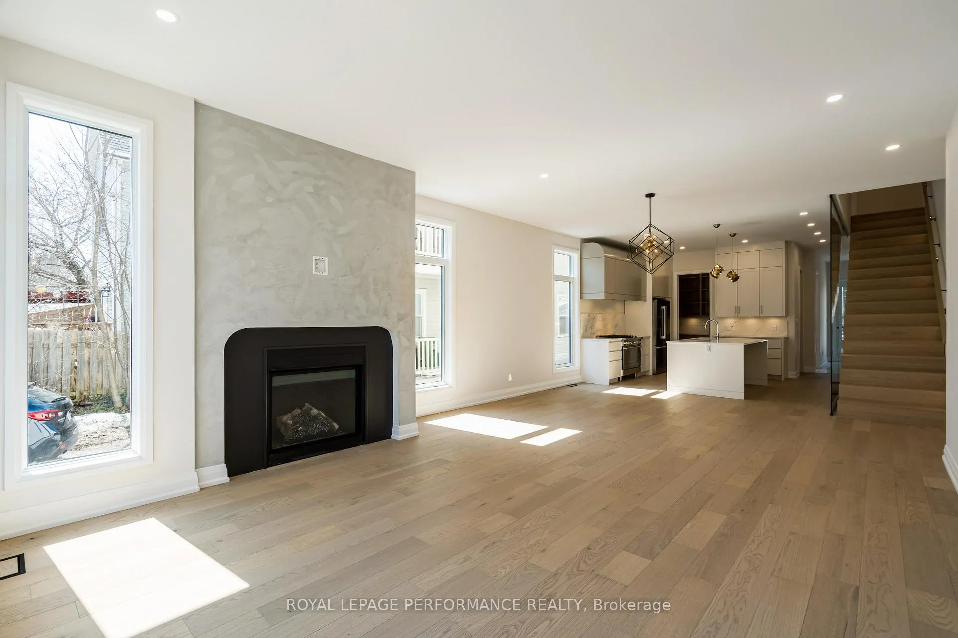 Photo 8 of Unit A, 31 Commanda Way, Ottawa, Lindenlea — HOMEH