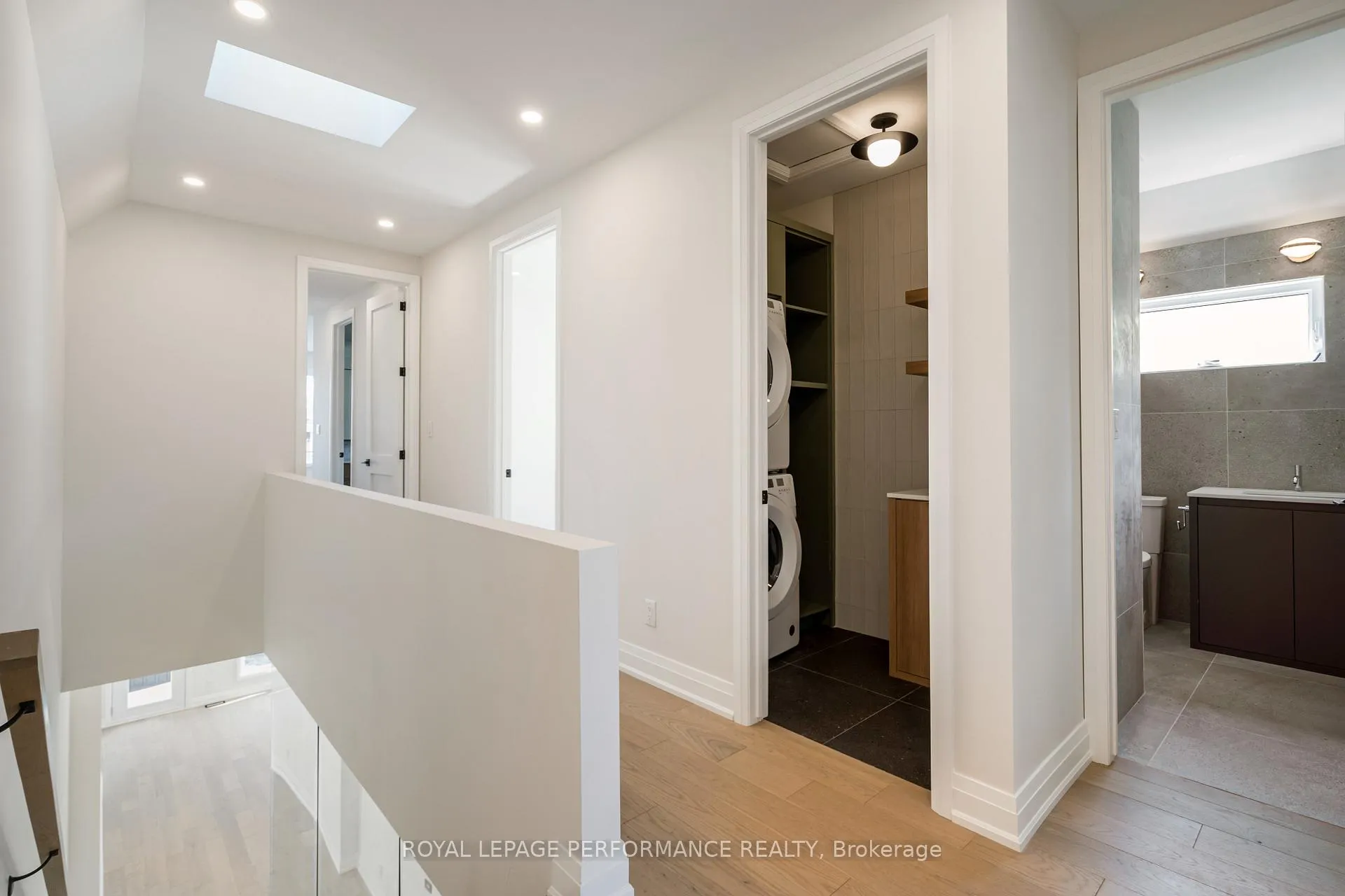 Photo 13 of Unit A, 31 Commanda Way, Ottawa, Lindenlea — HOMEH