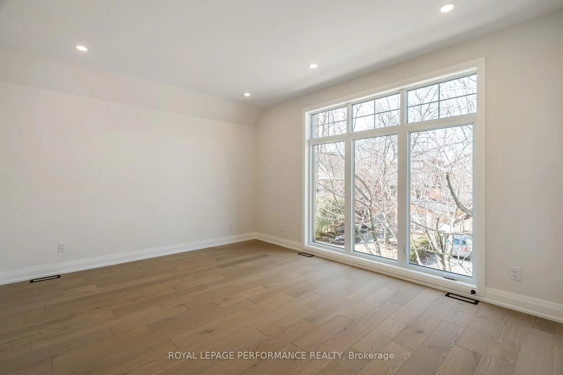 Photo 18 of Unit A, 31 Commanda Way, Ottawa, Lindenlea — HOMEH