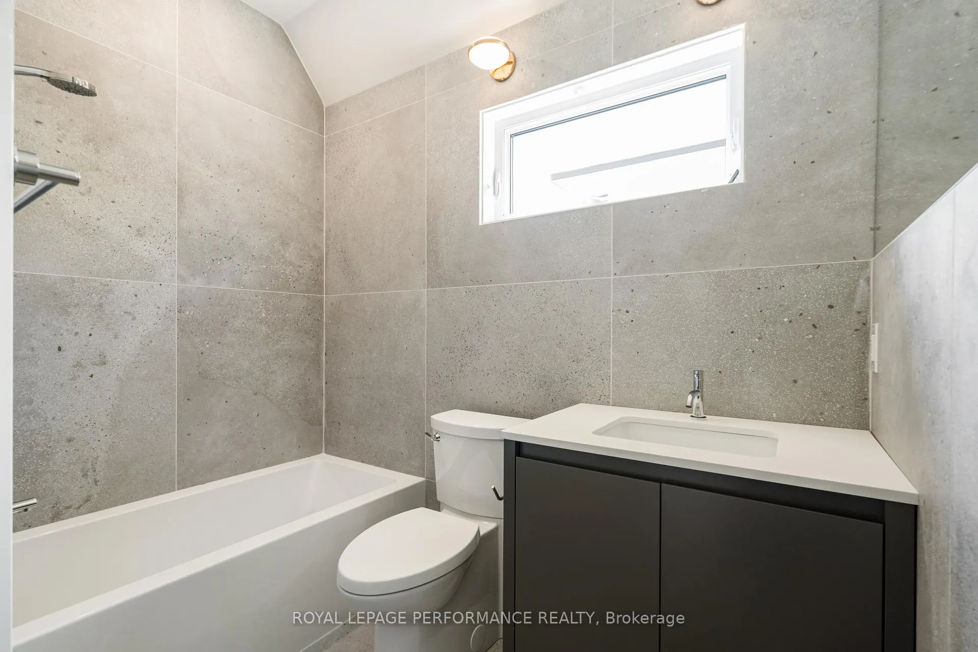 Photo 20 of Unit A, 31 Commanda Way, Ottawa, Lindenlea — HOMEH
