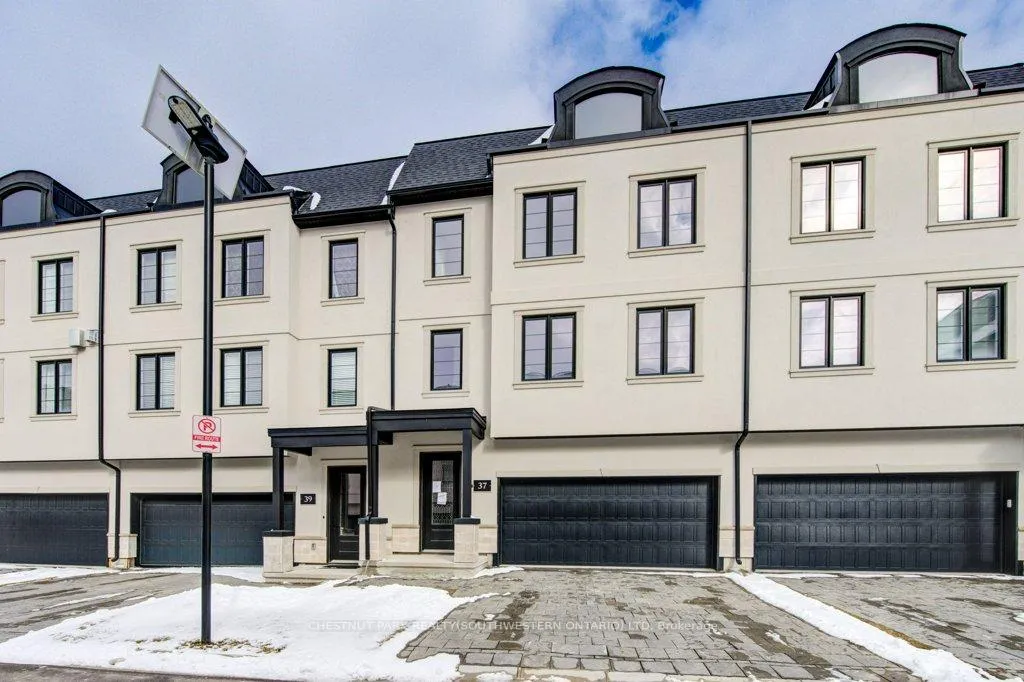 Front of Unit 37, 435 Callaway Road
