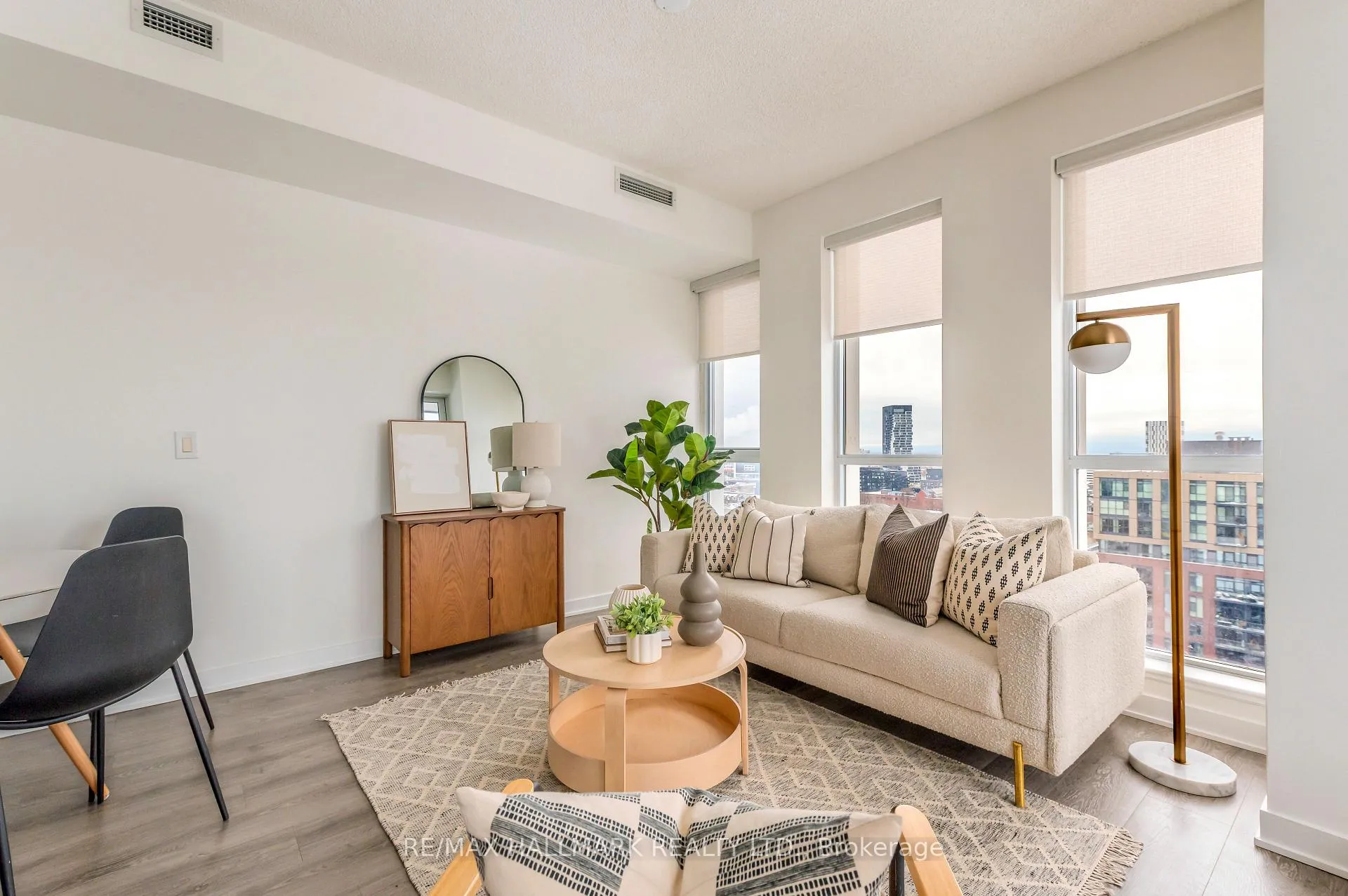 Photo 2 of Unit 1406, 170 Sumach Street, Toronto, Regent Park — HOMEH