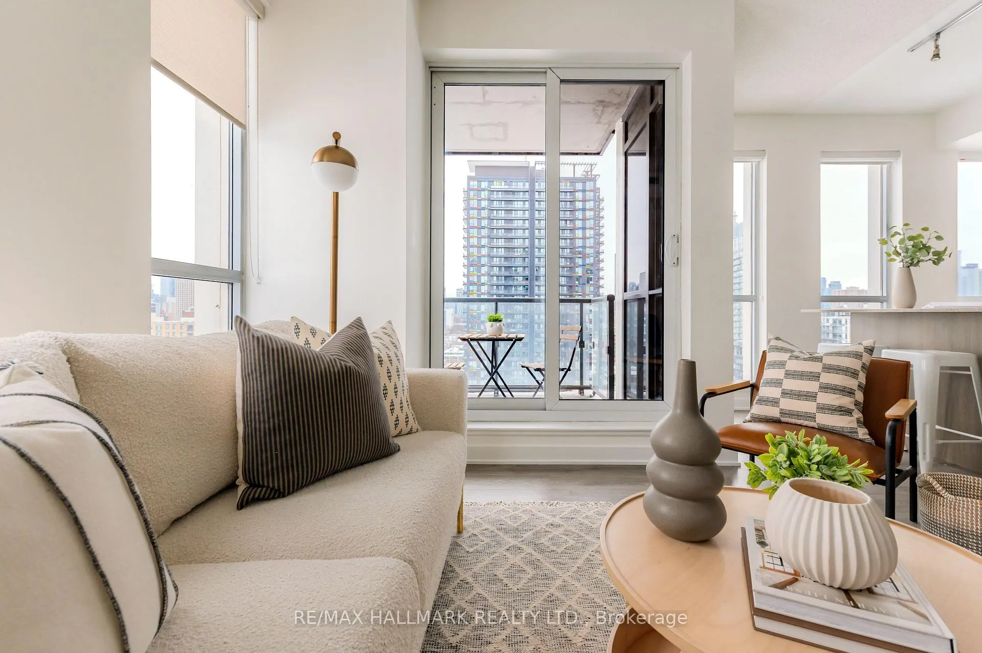Photo 8 of Unit 1406, 170 Sumach Street, Toronto, Regent Park — HOMEH