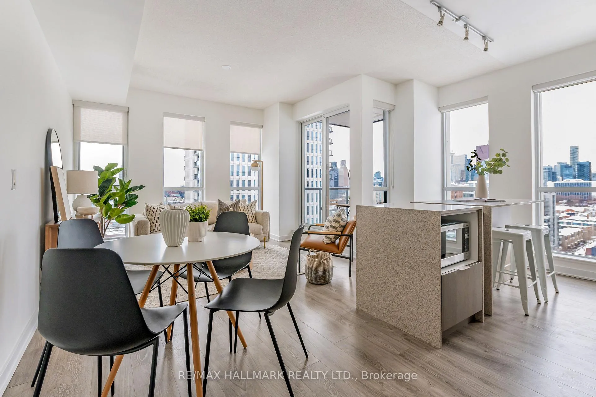 Photo 11 of Unit 1406, 170 Sumach Street, Toronto, Regent Park — HOMEH