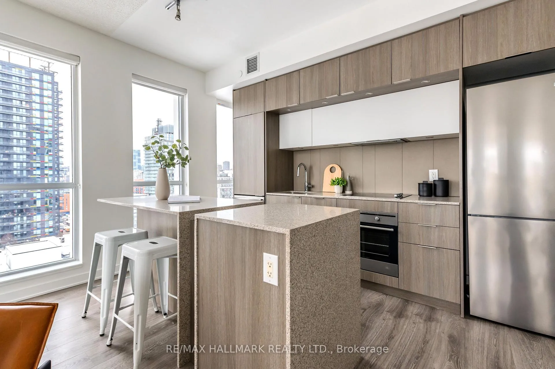 Photo 12 of Unit 1406, 170 Sumach Street, Toronto, Regent Park — HOMEH