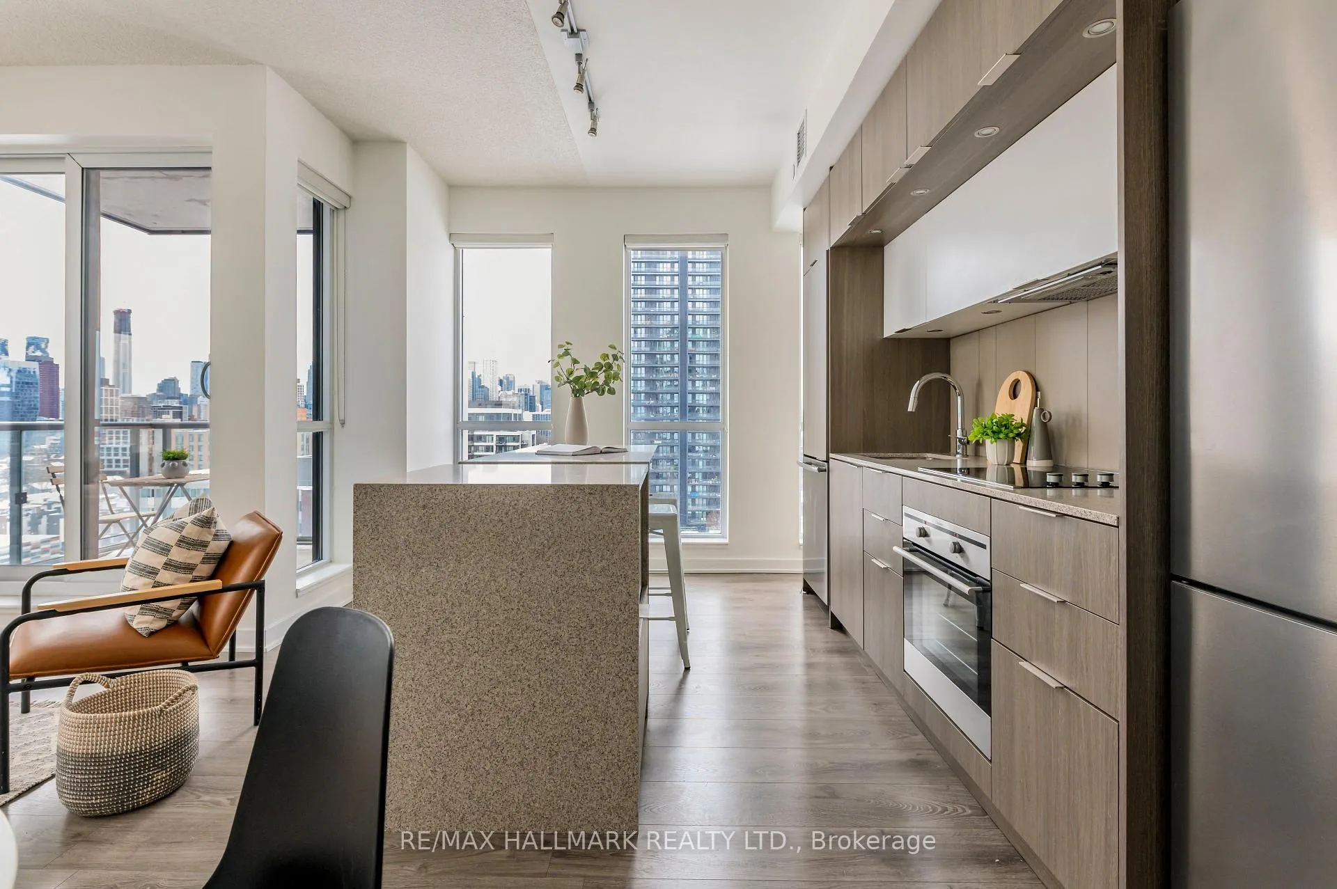 Photo 13 of Unit 1406, 170 Sumach Street, Toronto, Regent Park — HOMEH