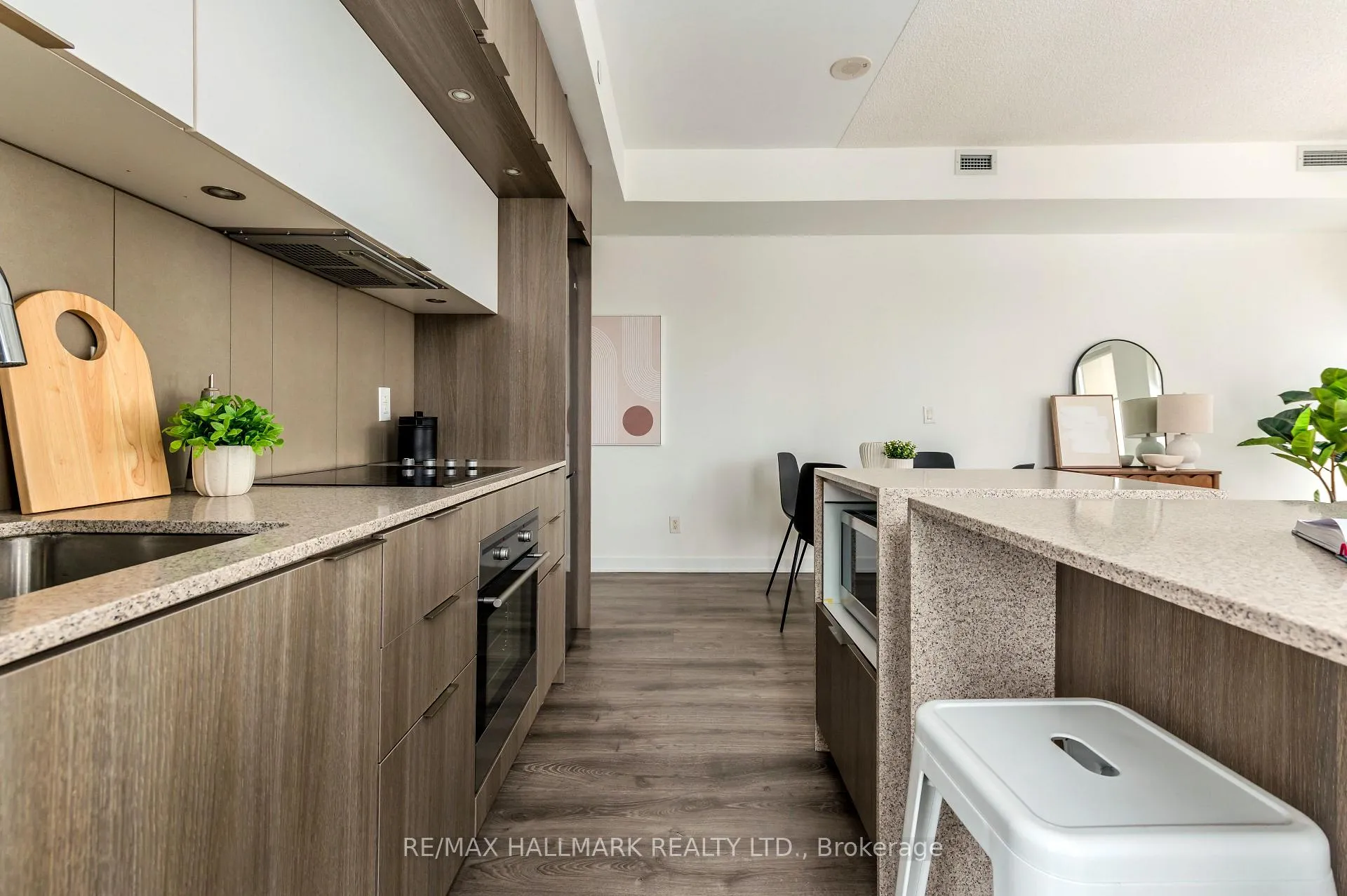 Photo 17 of Unit 1406, 170 Sumach Street, Toronto, Regent Park — HOMEH