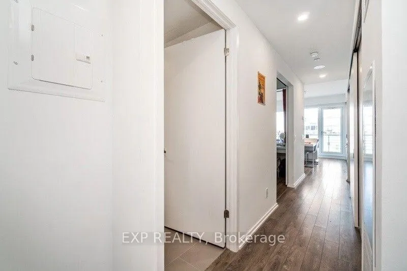 Photo 6 of Unit 2003, 197 Yonge Street, Toronto, Church-Yonge Corridor — HOMEH