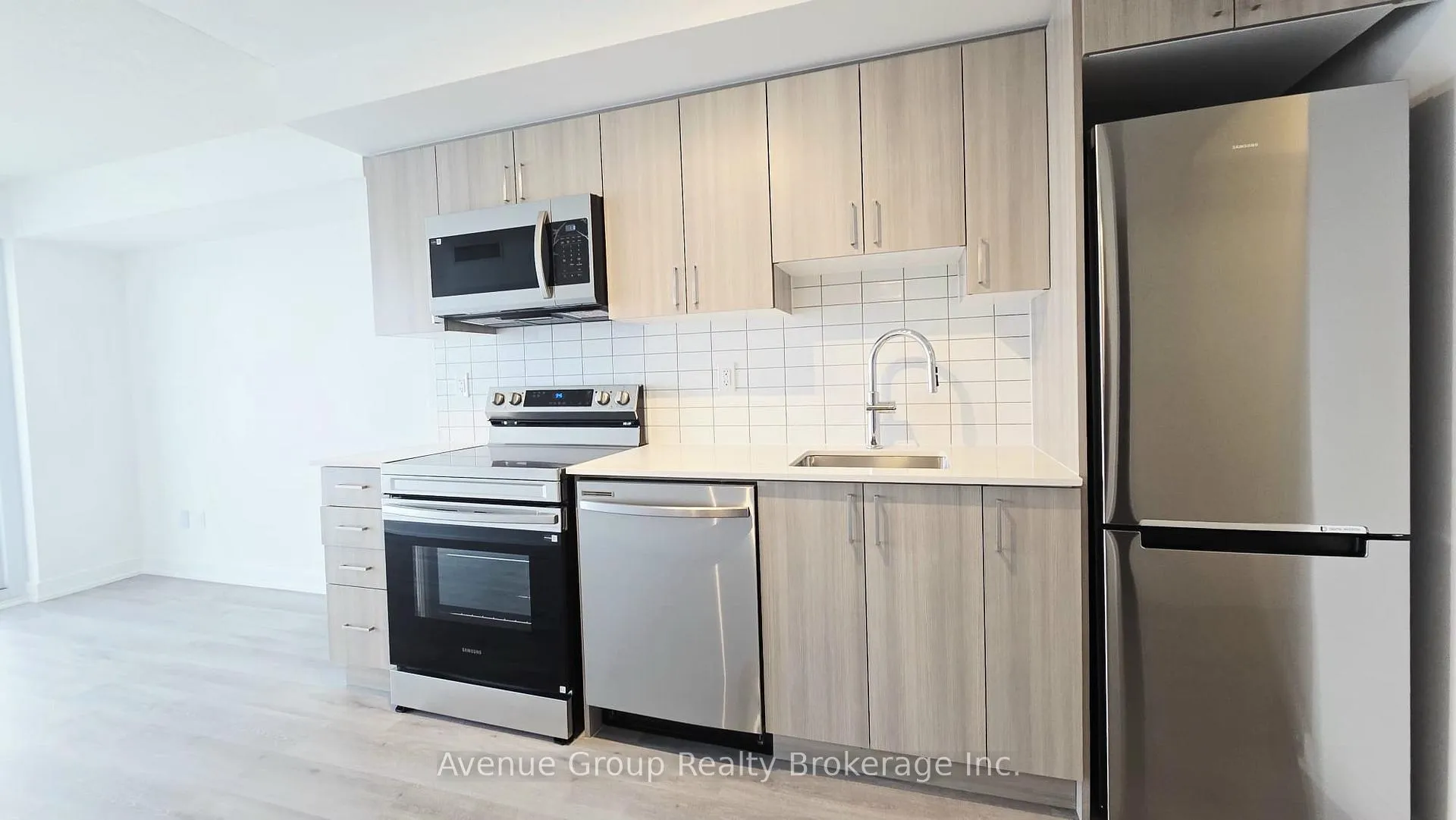 Photo 2 of Unit 2003, 1010 Sandy Beach Road, Pickering, Bay Ridges — HOMEH