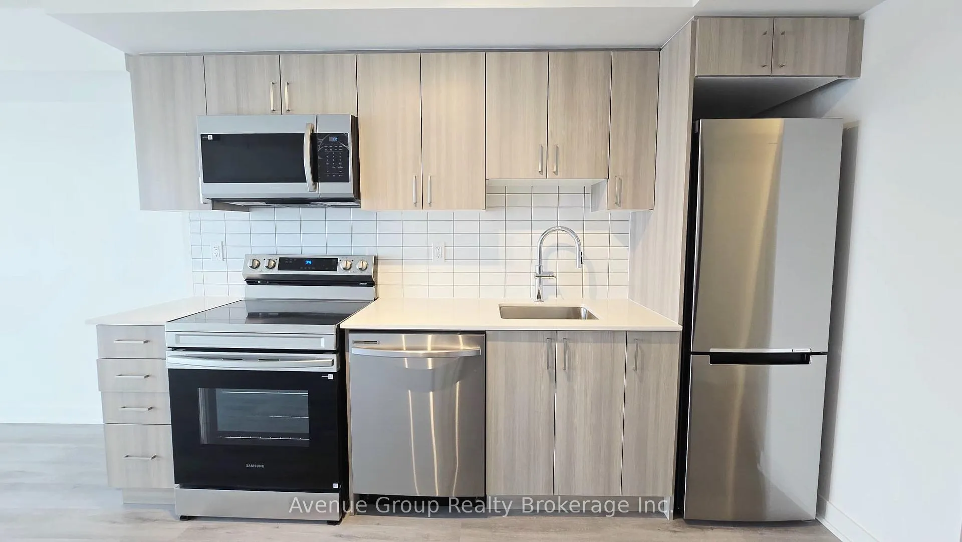 Photo 3 of Unit 2003, 1010 Sandy Beach Road, Pickering, Bay Ridges — HOMEH