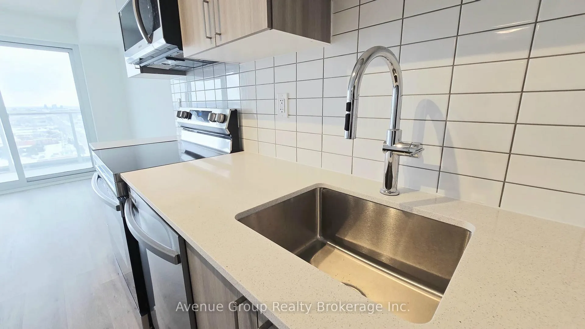 Photo 4 of Unit 2003, 1010 Sandy Beach Road, Pickering, Bay Ridges — HOMEH