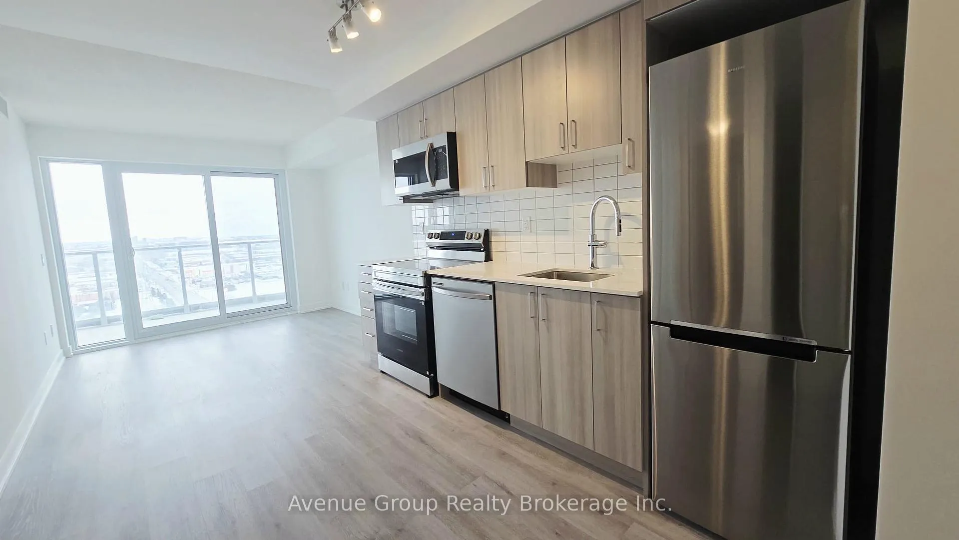 Photo 6 of Unit 2003, 1010 Sandy Beach Road, Pickering, Bay Ridges — HOMEH
