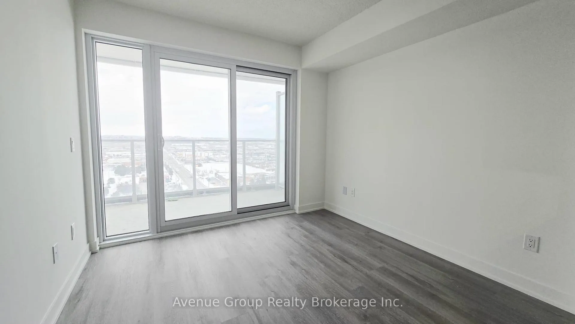 Photo 8 of Unit 2003, 1010 Sandy Beach Road, Pickering, Bay Ridges — HOMEH