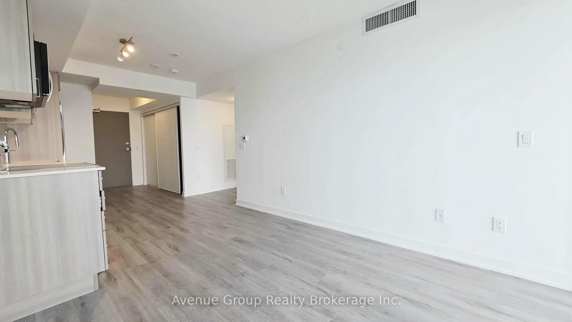 Photo 10 of Unit 2003, 1010 Sandy Beach Road, Pickering, Bay Ridges — HOMEH