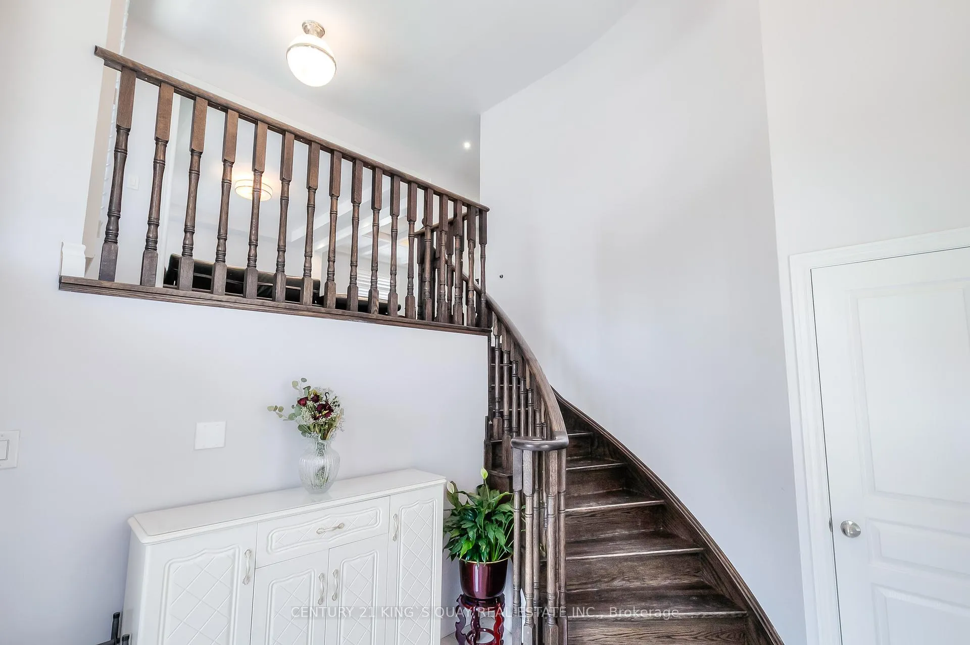 Photo 4 of 18 Manila Avenue, Markham, Berczy — HOMEH