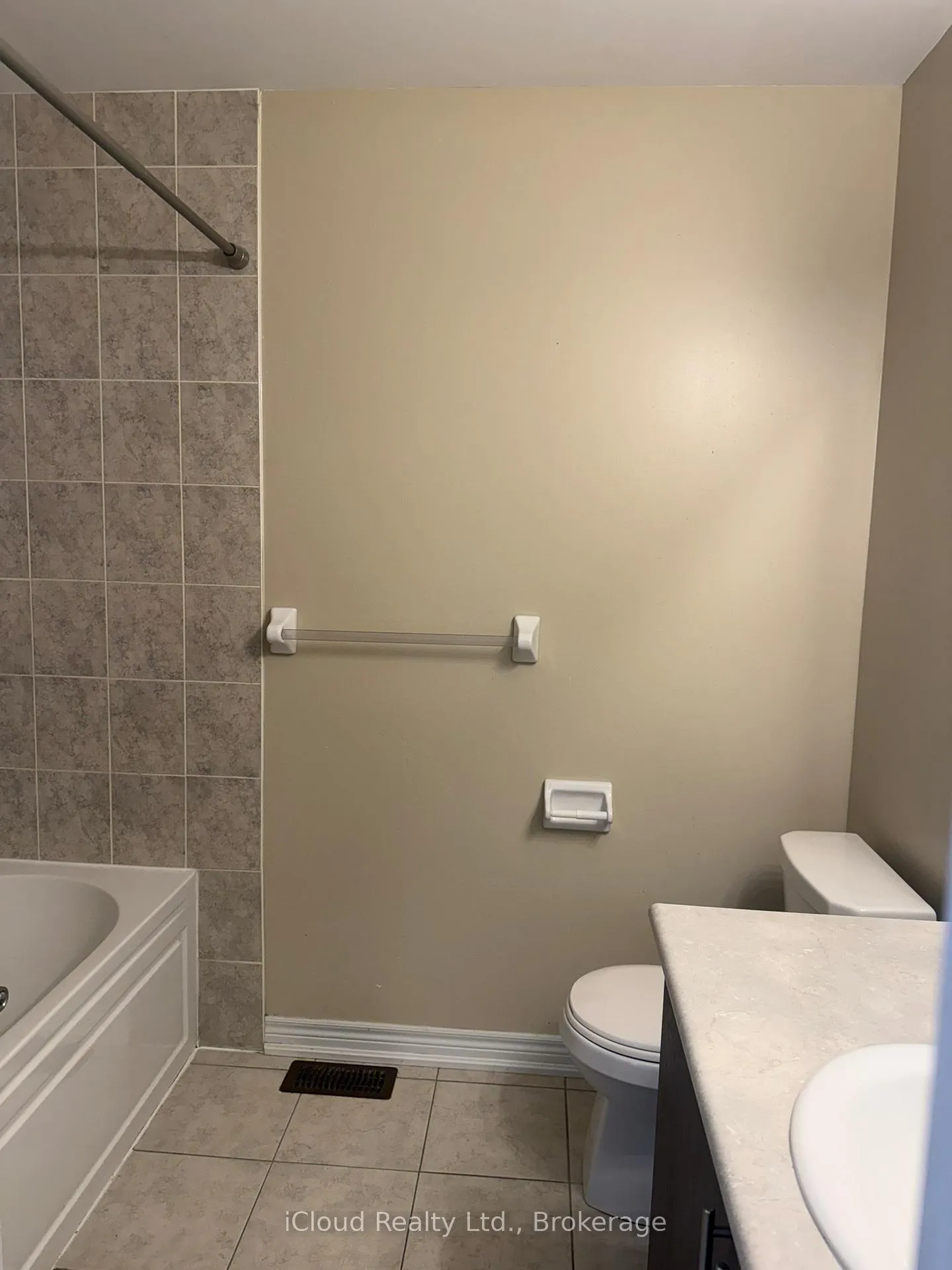 Photo 15 of 294 Pine Avenue, Oshawa, Vanier — HOMEH