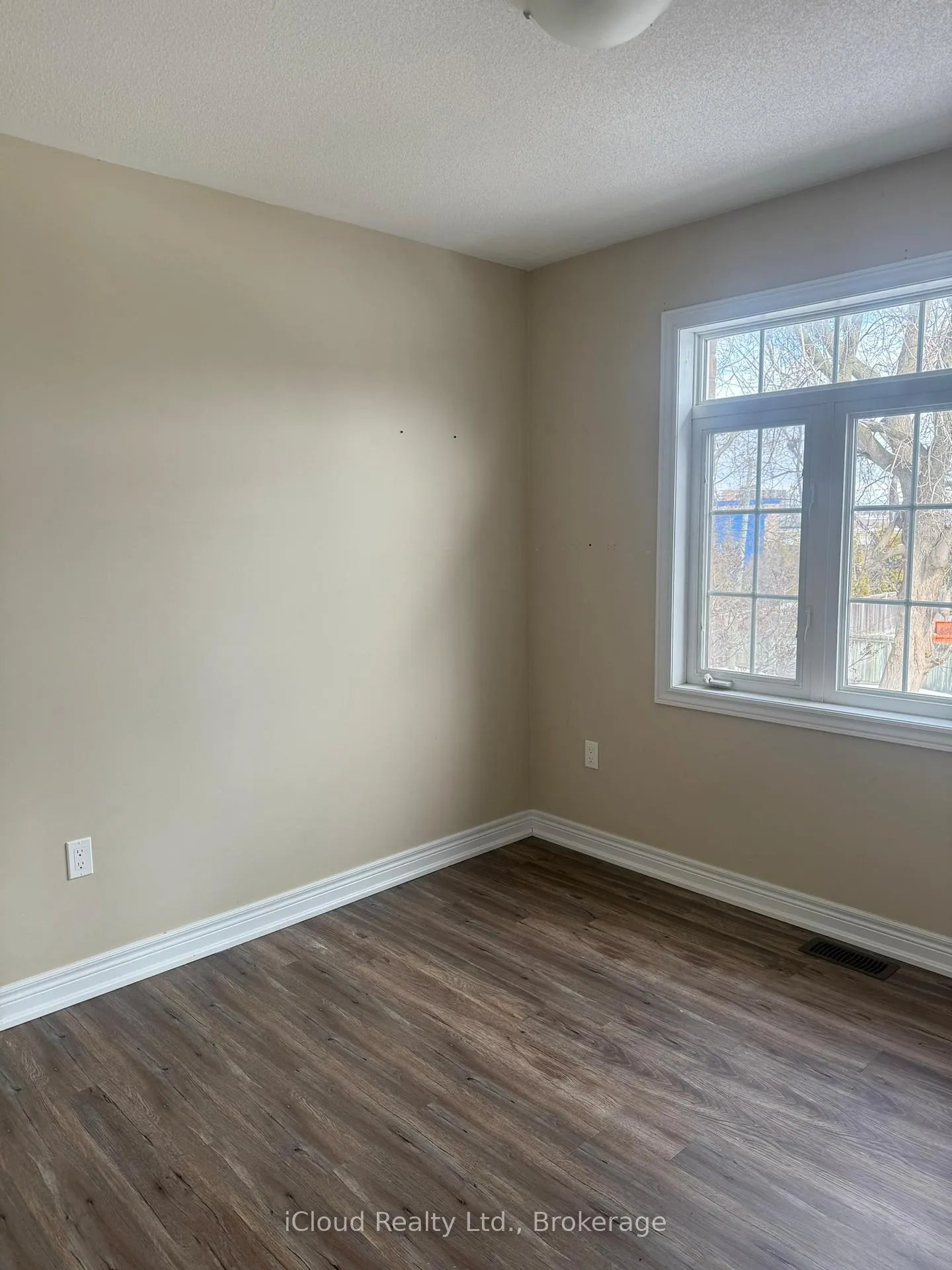 Photo 16 of 294 Pine Avenue, Oshawa, Vanier — HOMEH