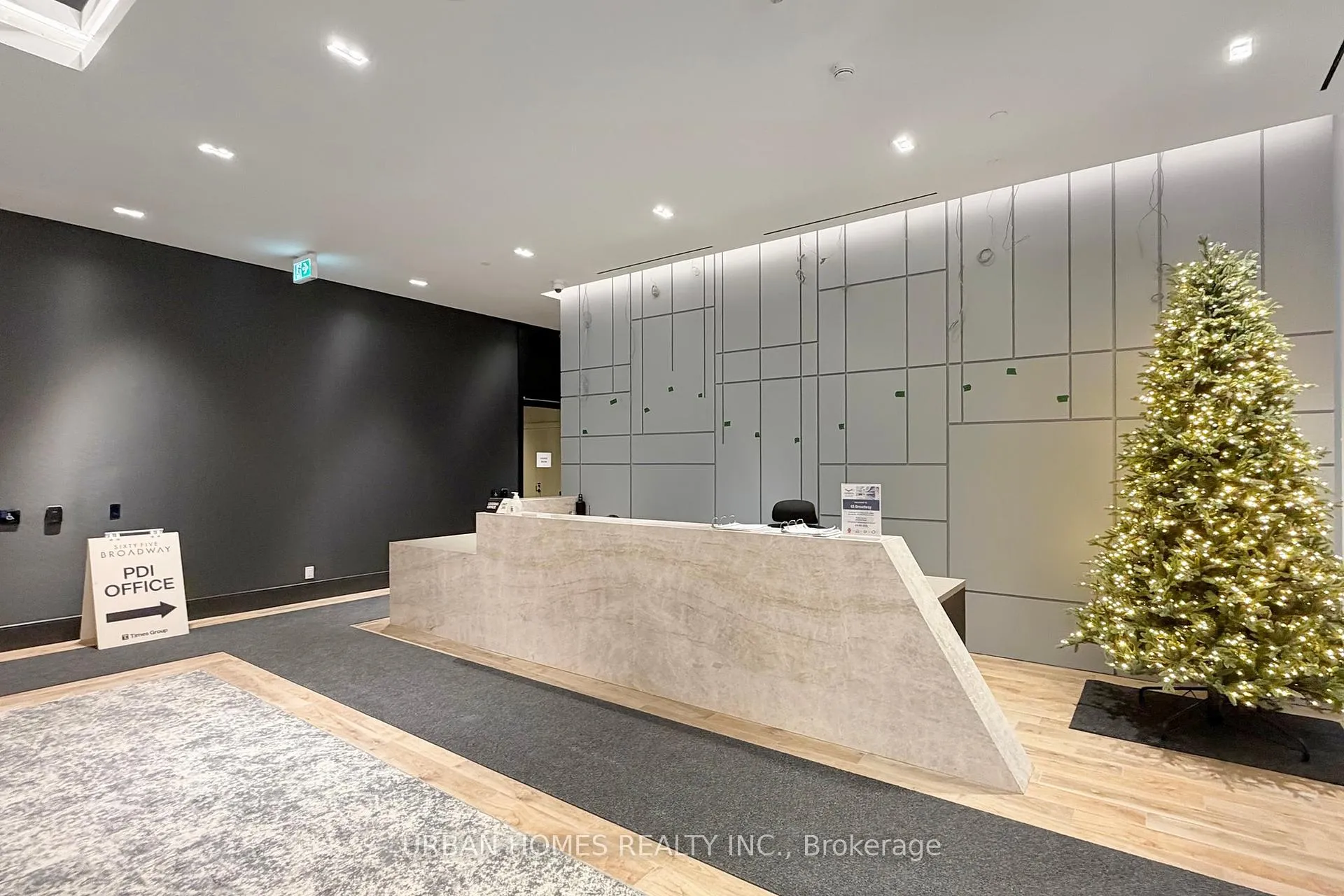 Photo 4 of Unit 3603, 65 Broadway Avenue, Toronto, Mount Pleasant West — HOMEH