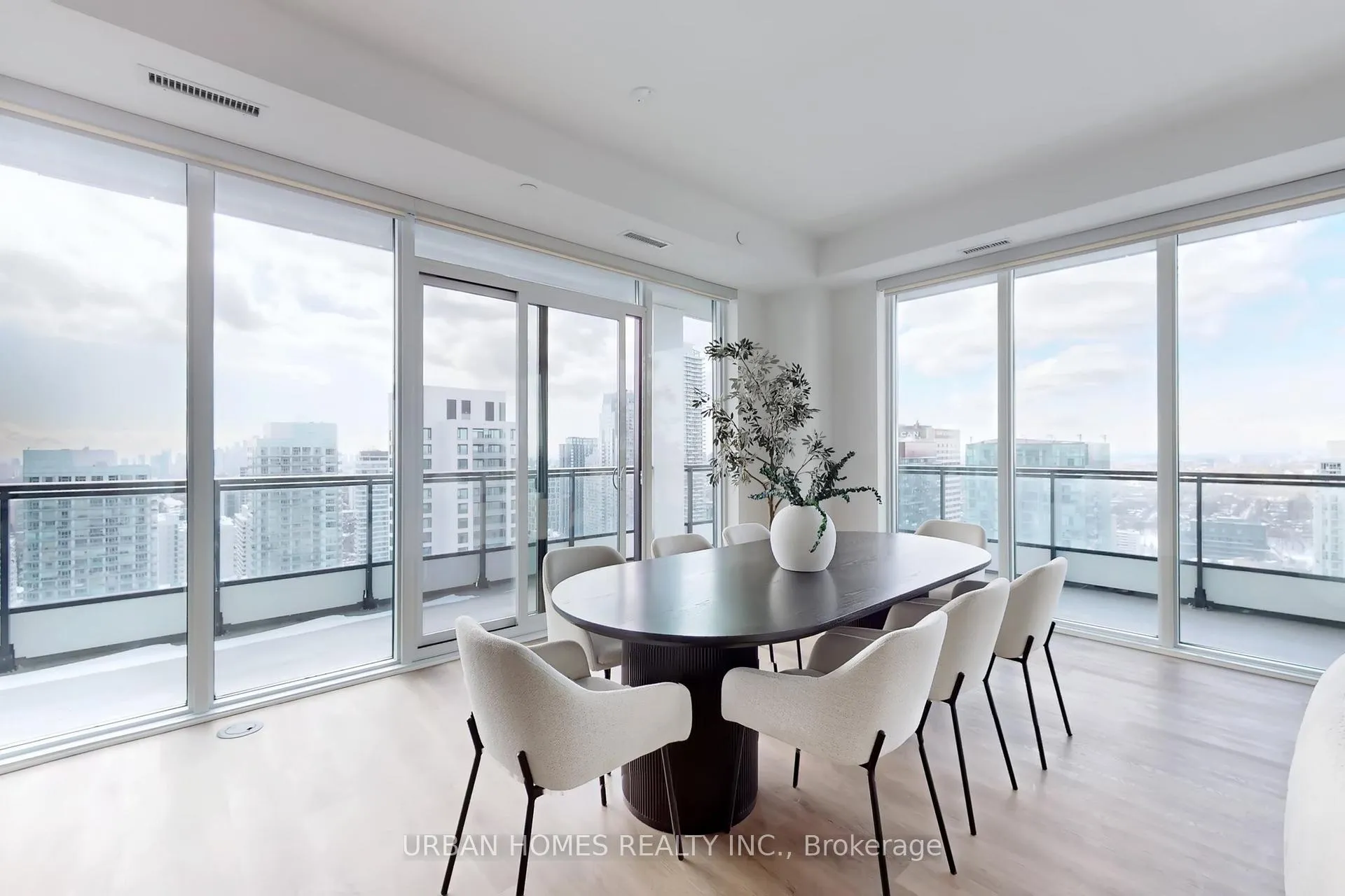 Photo 10 of Unit 3603, 65 Broadway Avenue, Toronto, Mount Pleasant West — HOMEH