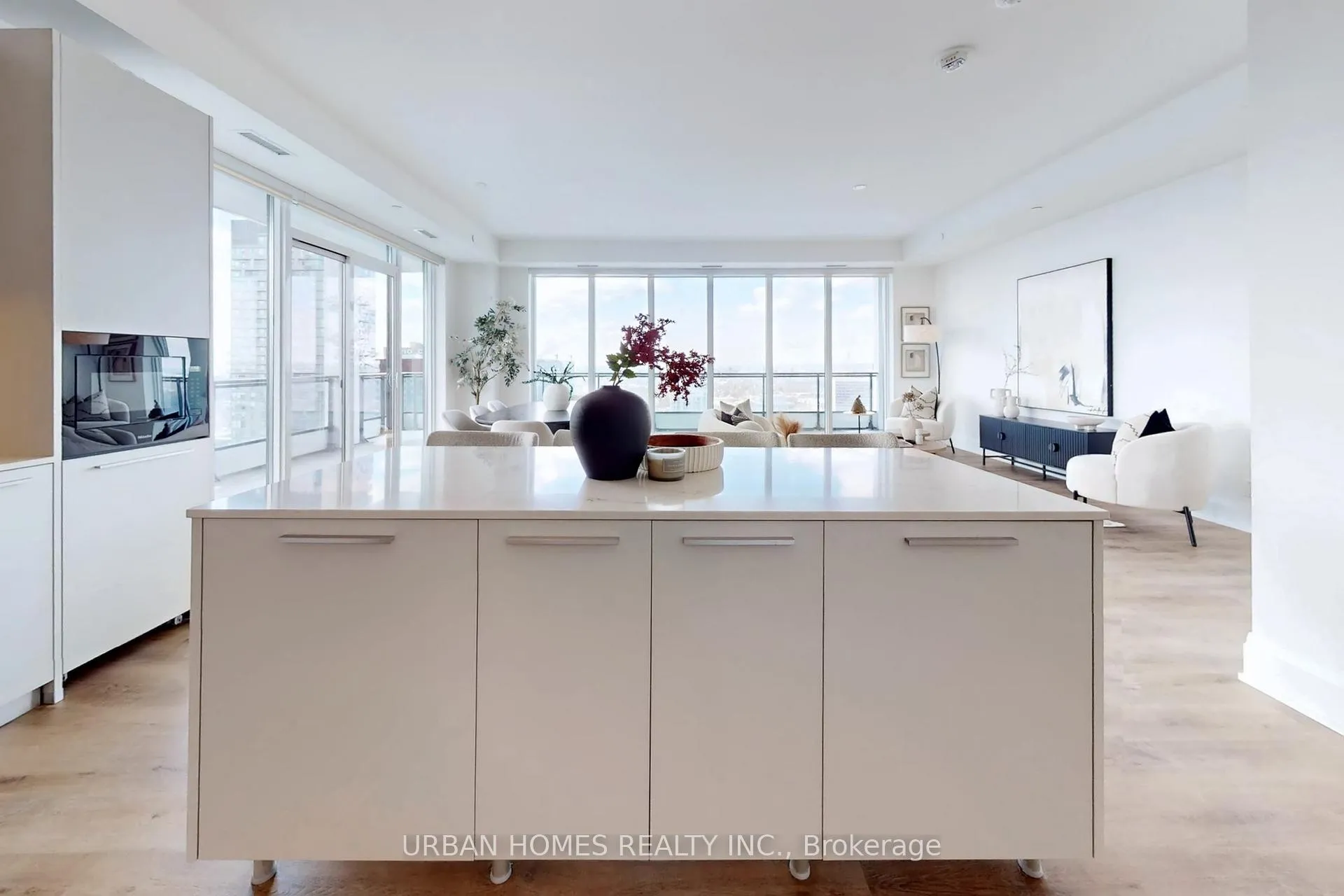 Photo 12 of Unit 3603, 65 Broadway Avenue, Toronto, Mount Pleasant West — HOMEH