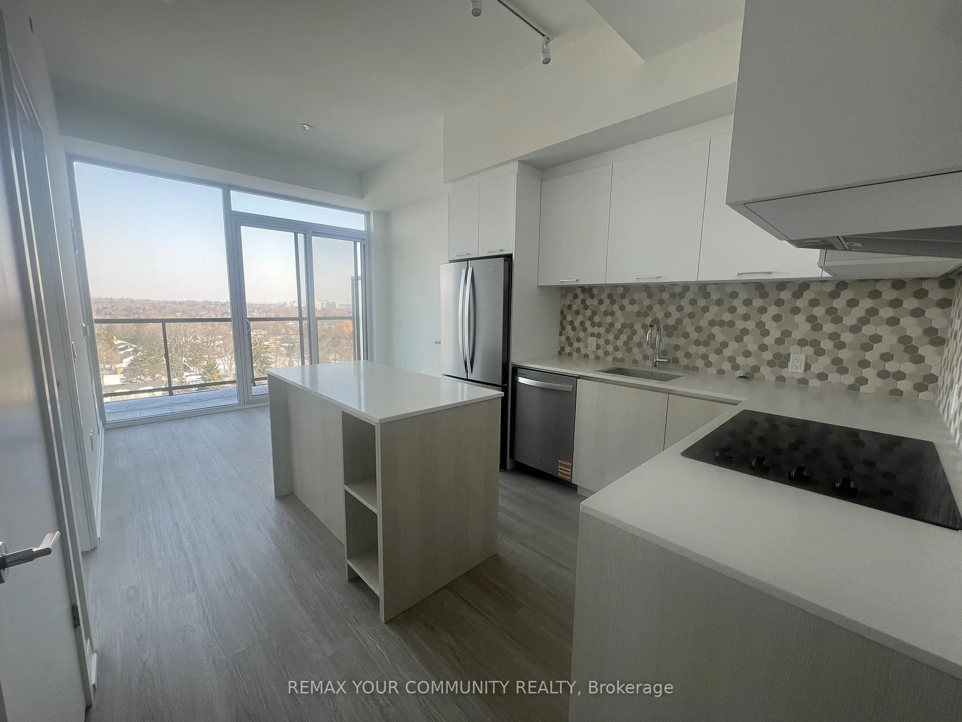 Photo 4 of Unit 912, 8188 Yonge Street, Vaughan, Uplands — HOMEH