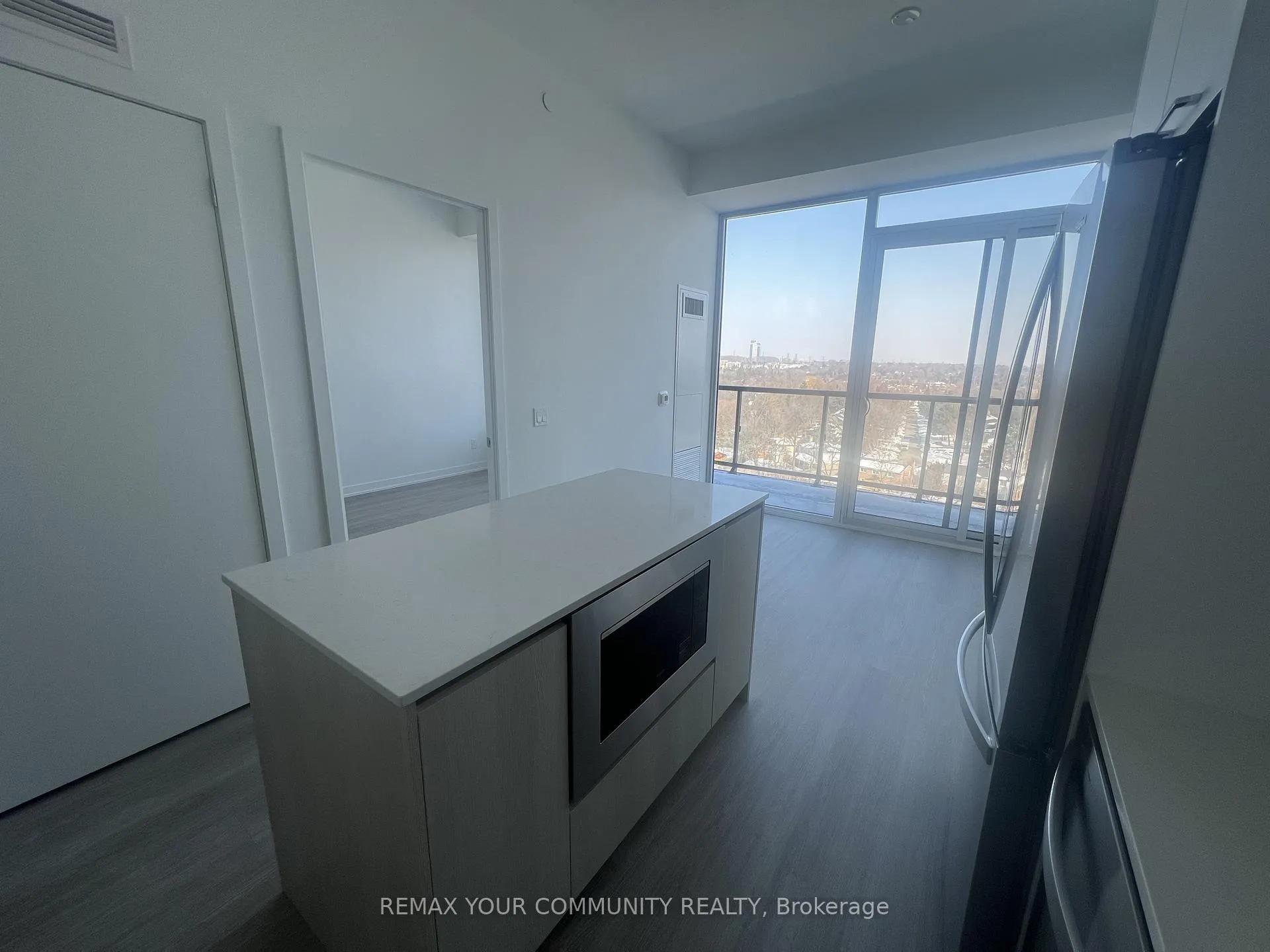 Photo 5 of Unit 912, 8188 Yonge Street, Vaughan, Uplands — HOMEH