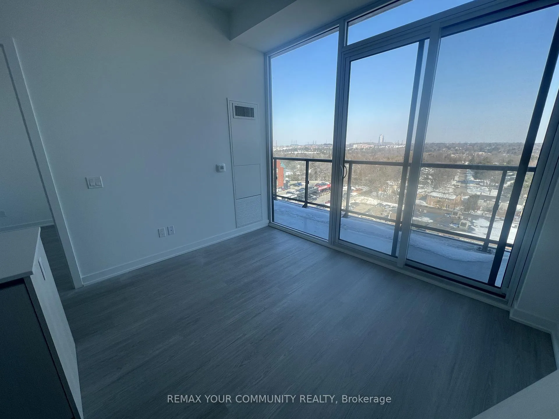 Photo 6 of Unit 912, 8188 Yonge Street, Vaughan, Uplands — HOMEH