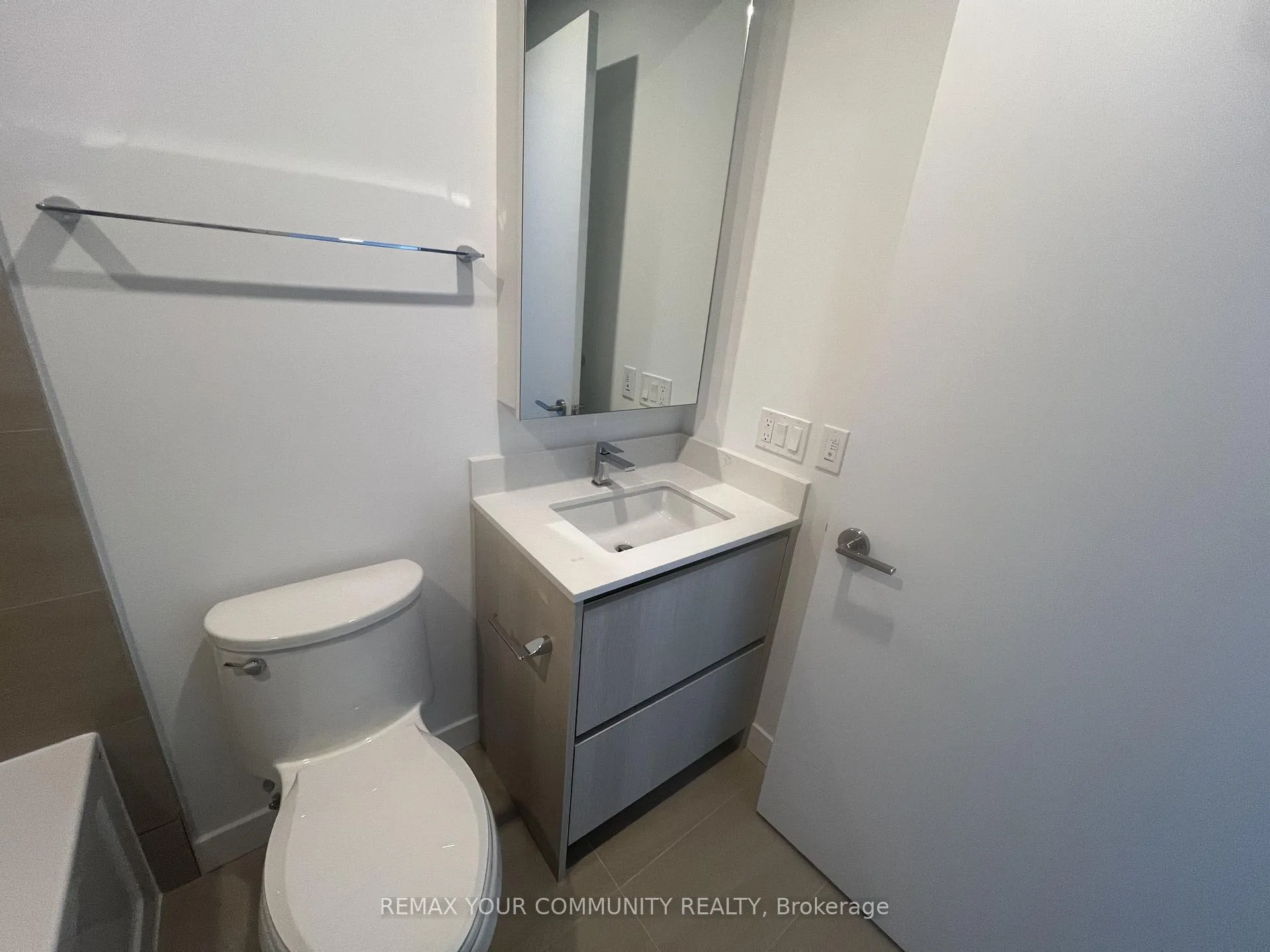Photo 12 of Unit 912, 8188 Yonge Street, Vaughan, Uplands — HOMEH