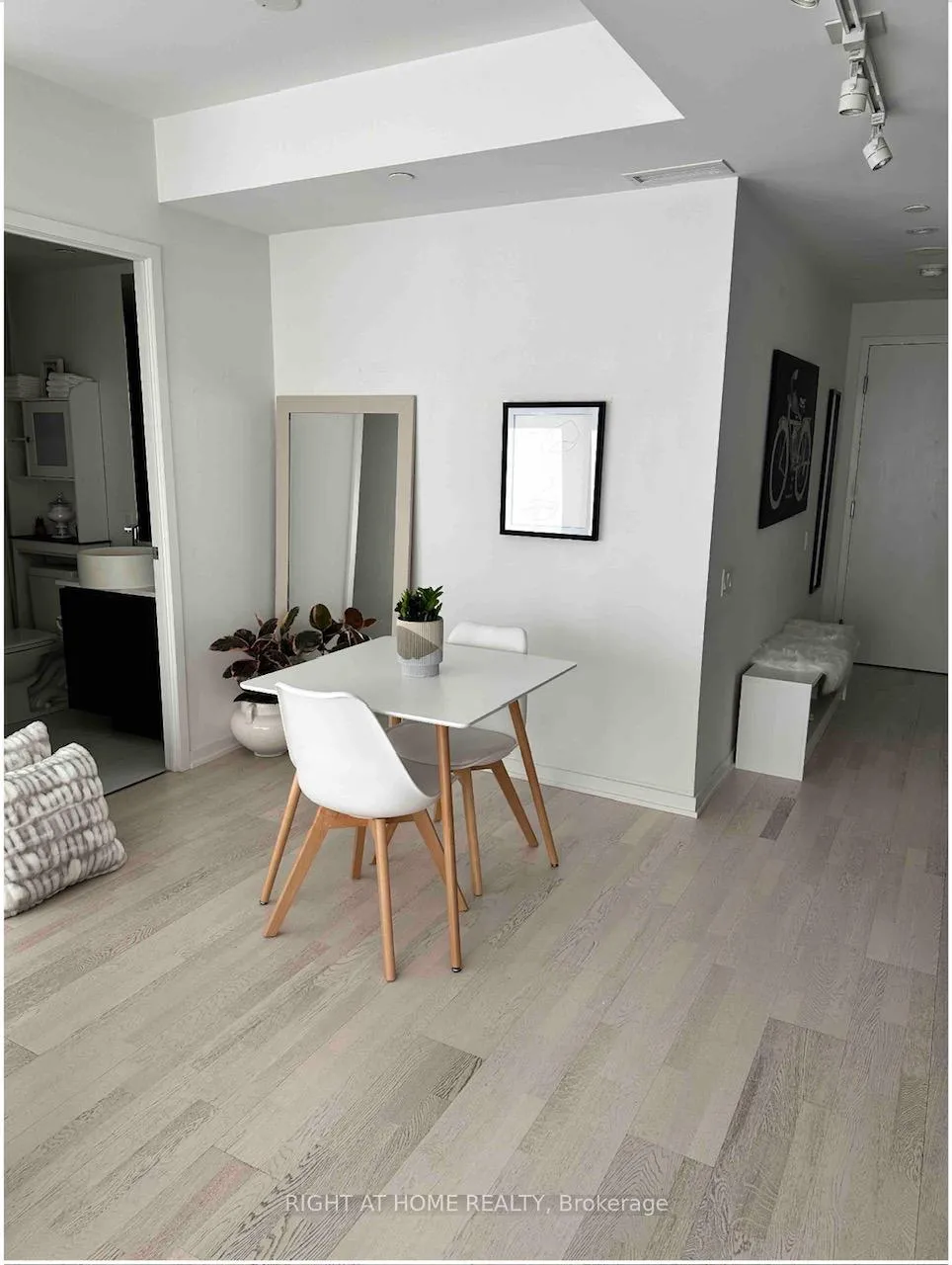 Photo 8 of Unit 1904, 60 Colborne Street, Toronto, Church-Yonge Corridor — HOMEH