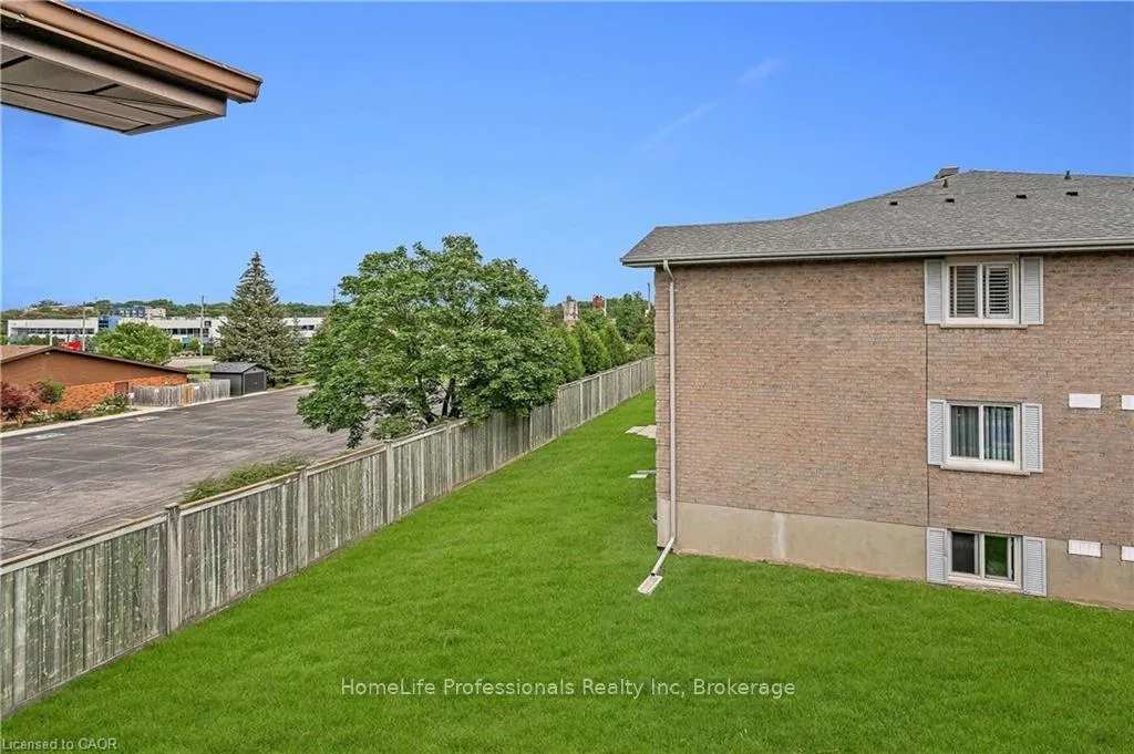 Photo 6 of Unit 11, 339 Northlake Drive, Waterloo — HOMEH