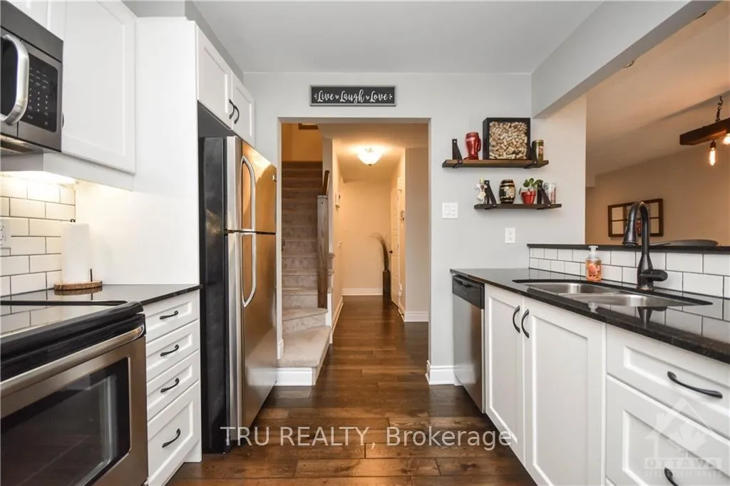 Photo 5 of 787 Mayfly Crescent, Ottawa, Barrhaven - Half Moon Bay — HOMEH