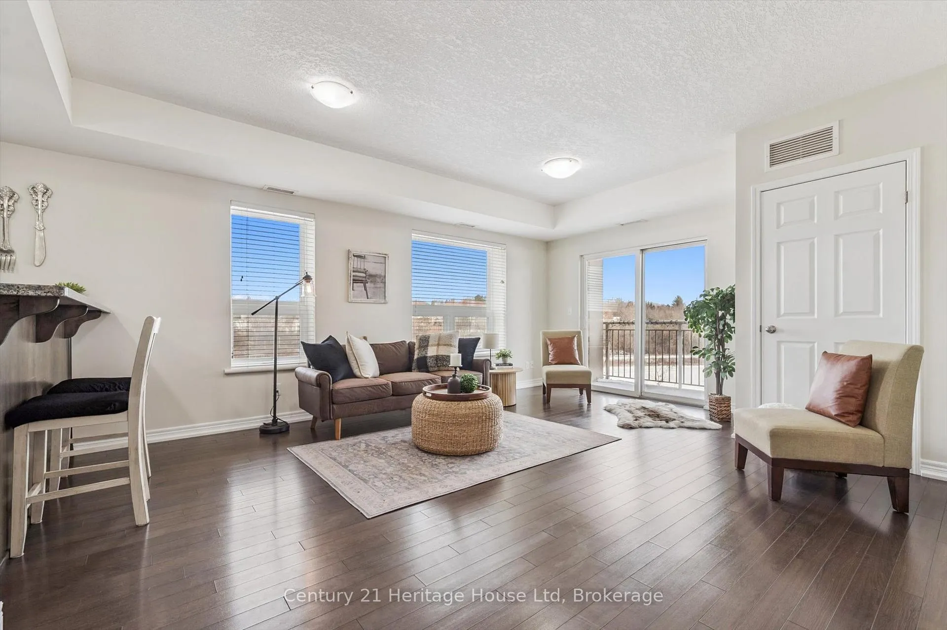 Photo 1 of Unit 402, 901 Paisley Road, Guelph, Willow West/Sugarbush/West Acres — HOMEH