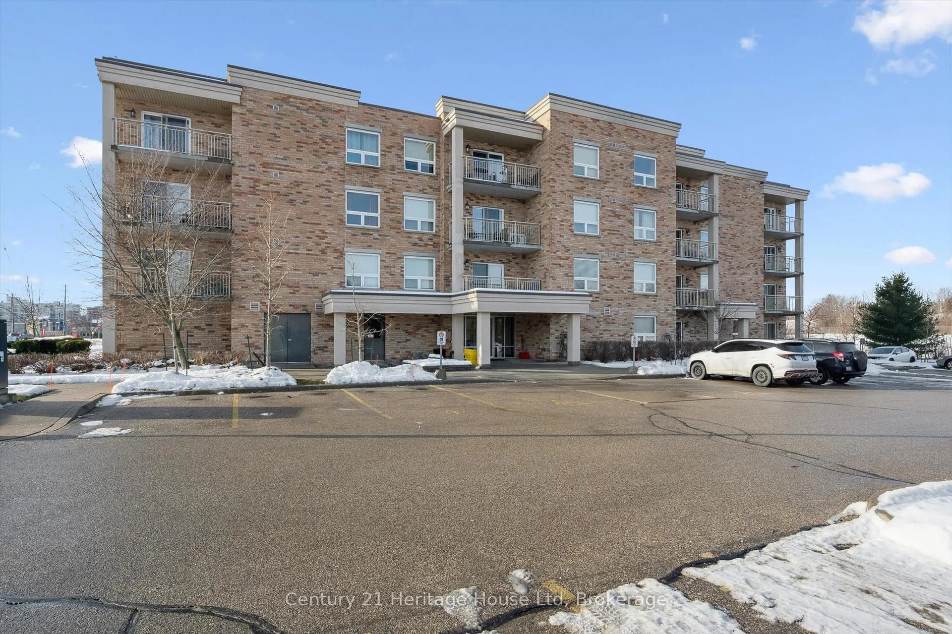 Photo 2 of Unit 402, 901 Paisley Road, Guelph, Willow West/Sugarbush/West Acres — HOMEH