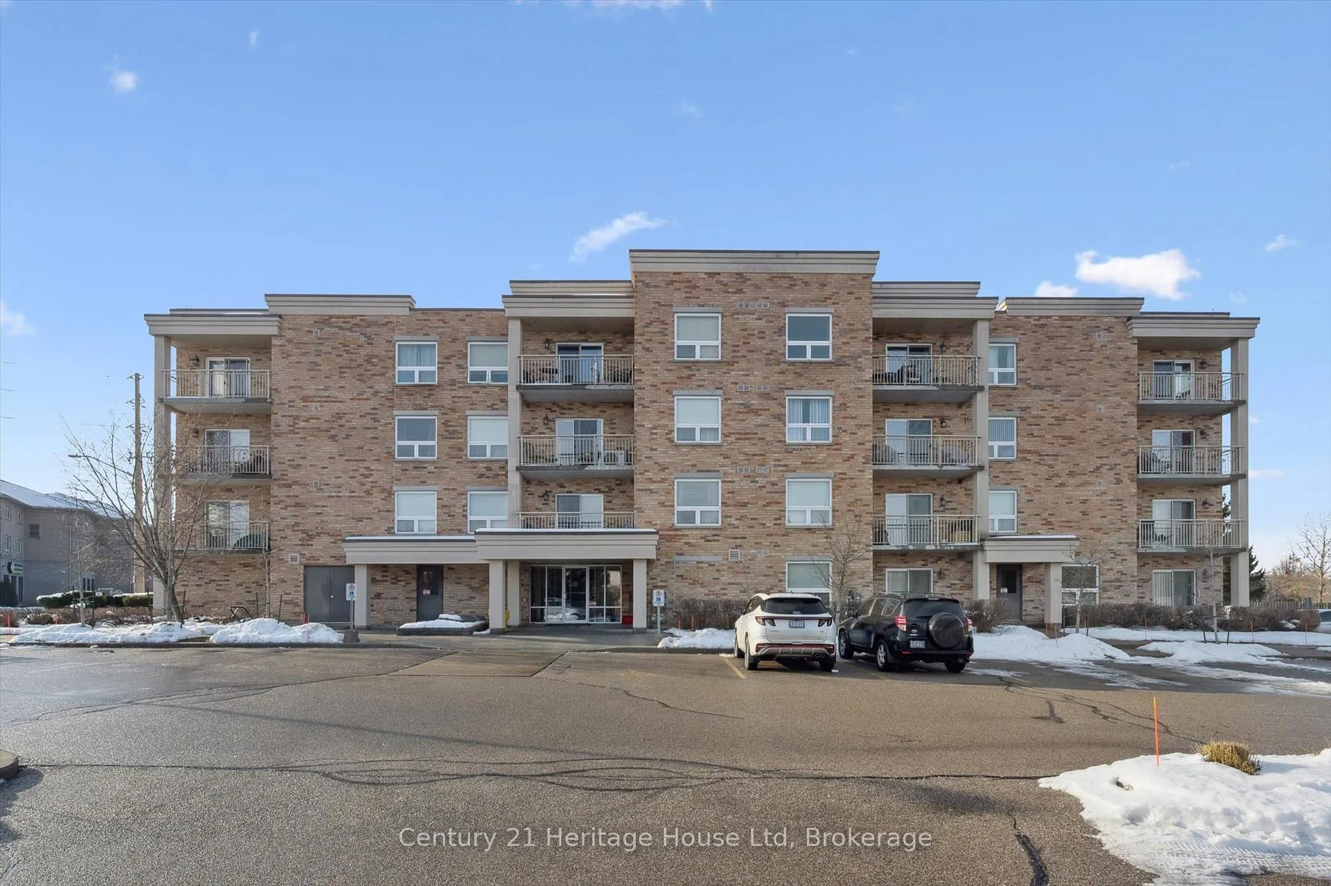 Photo 3 of Unit 402, 901 Paisley Road, Guelph, Willow West/Sugarbush/West Acres — HOMEH