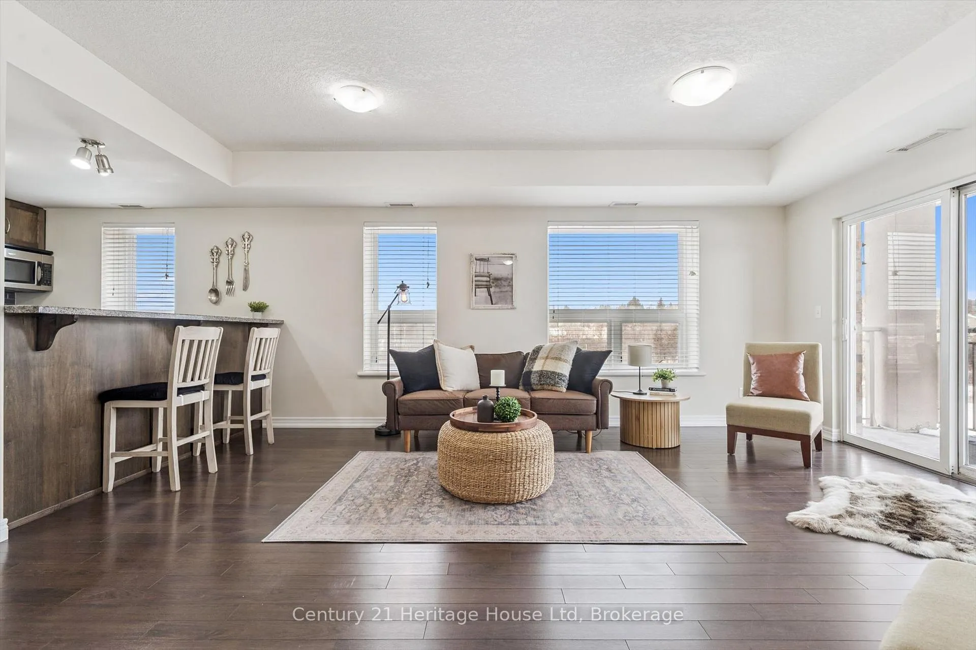 Photo 6 of Unit 402, 901 Paisley Road, Guelph, Willow West/Sugarbush/West Acres — HOMEH