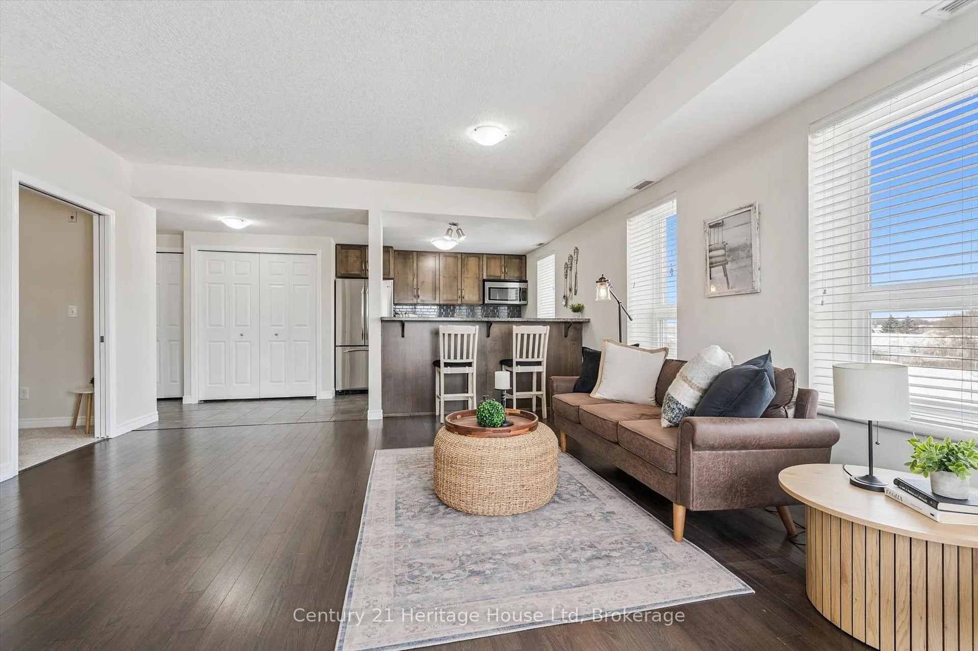 Photo 7 of Unit 402, 901 Paisley Road, Guelph, Willow West/Sugarbush/West Acres — HOMEH