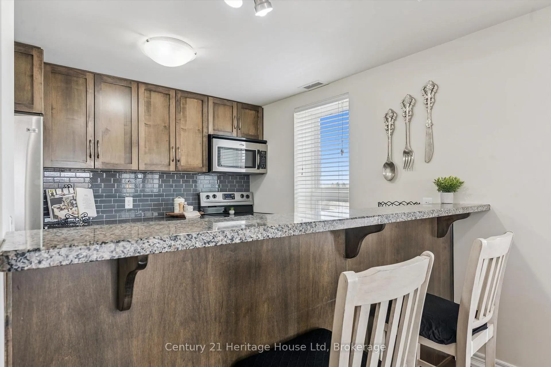 Photo 11 of Unit 402, 901 Paisley Road, Guelph, Willow West/Sugarbush/West Acres — HOMEH