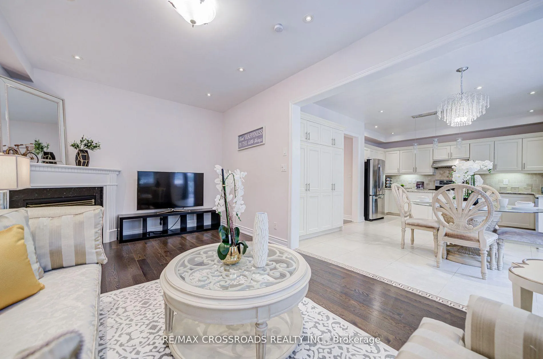 Photo 7 of 187 Summeridge Drive, Vaughan, Patterson — HOMEH