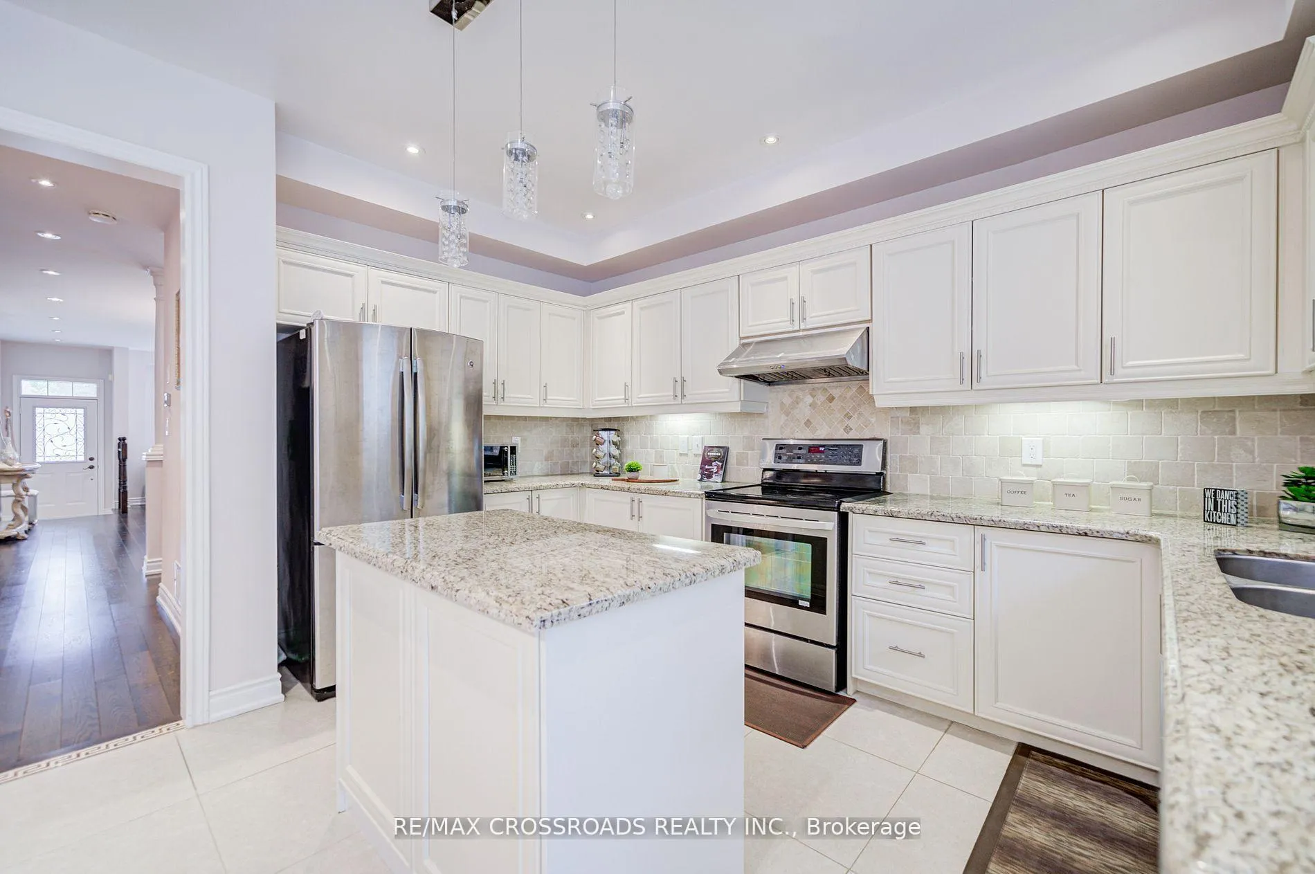 Photo 11 of 187 Summeridge Drive, Vaughan, Patterson — HOMEH