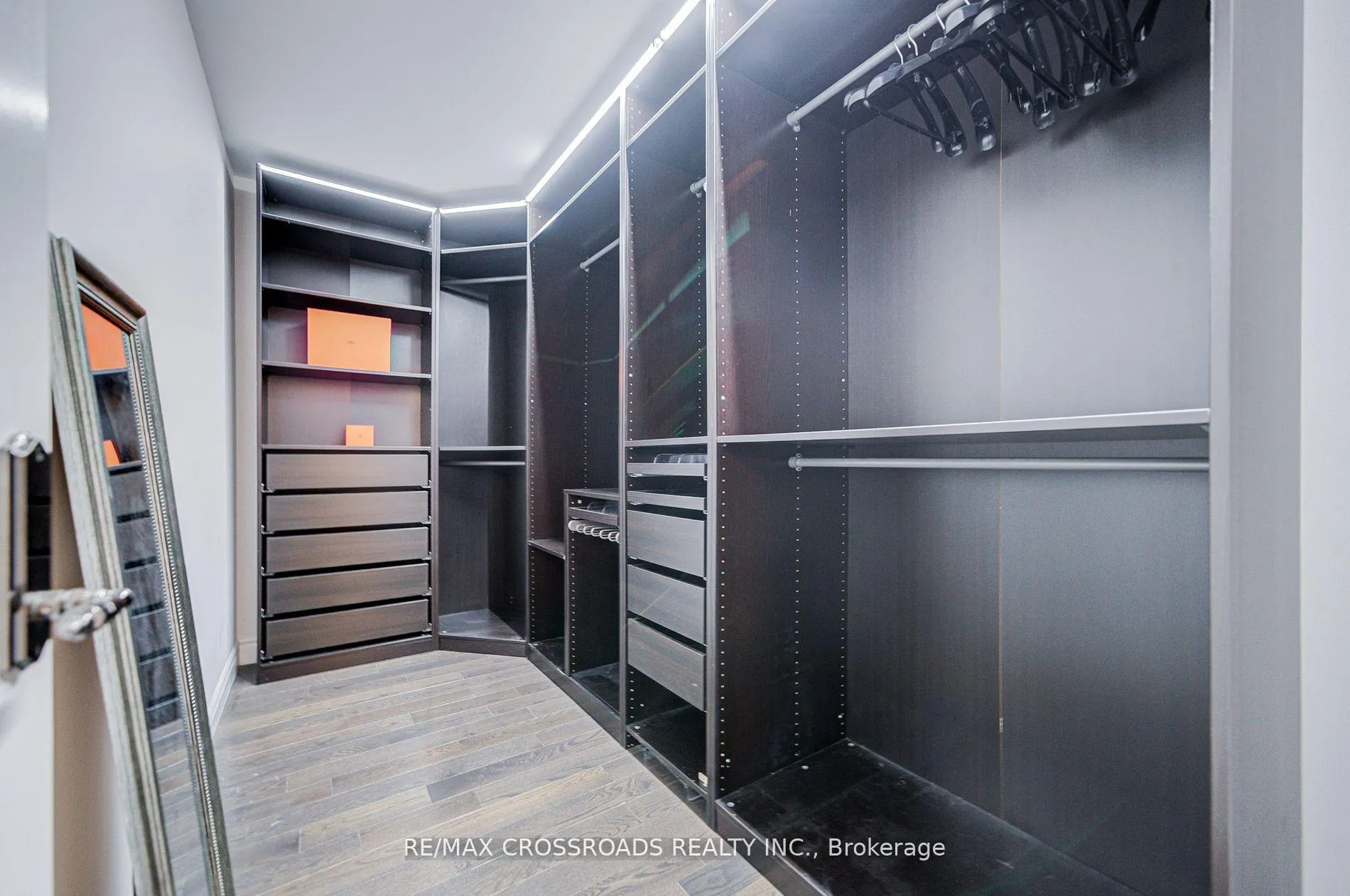 Photo 20 of 187 Summeridge Drive, Vaughan, Patterson — HOMEH