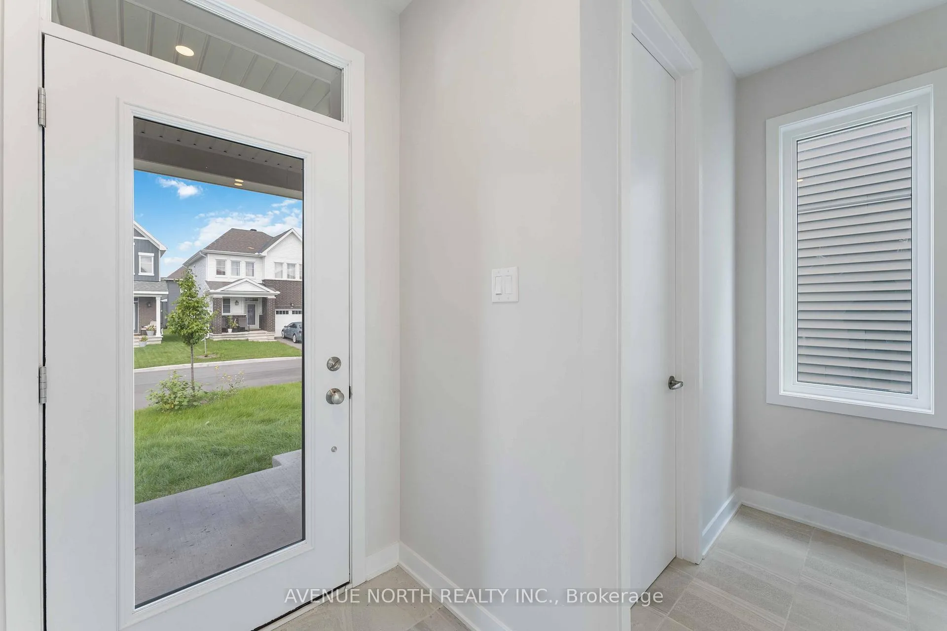 Photo 3 of 91 Mudminnow Crescent, Ottawa, Avalon West — HOMEH