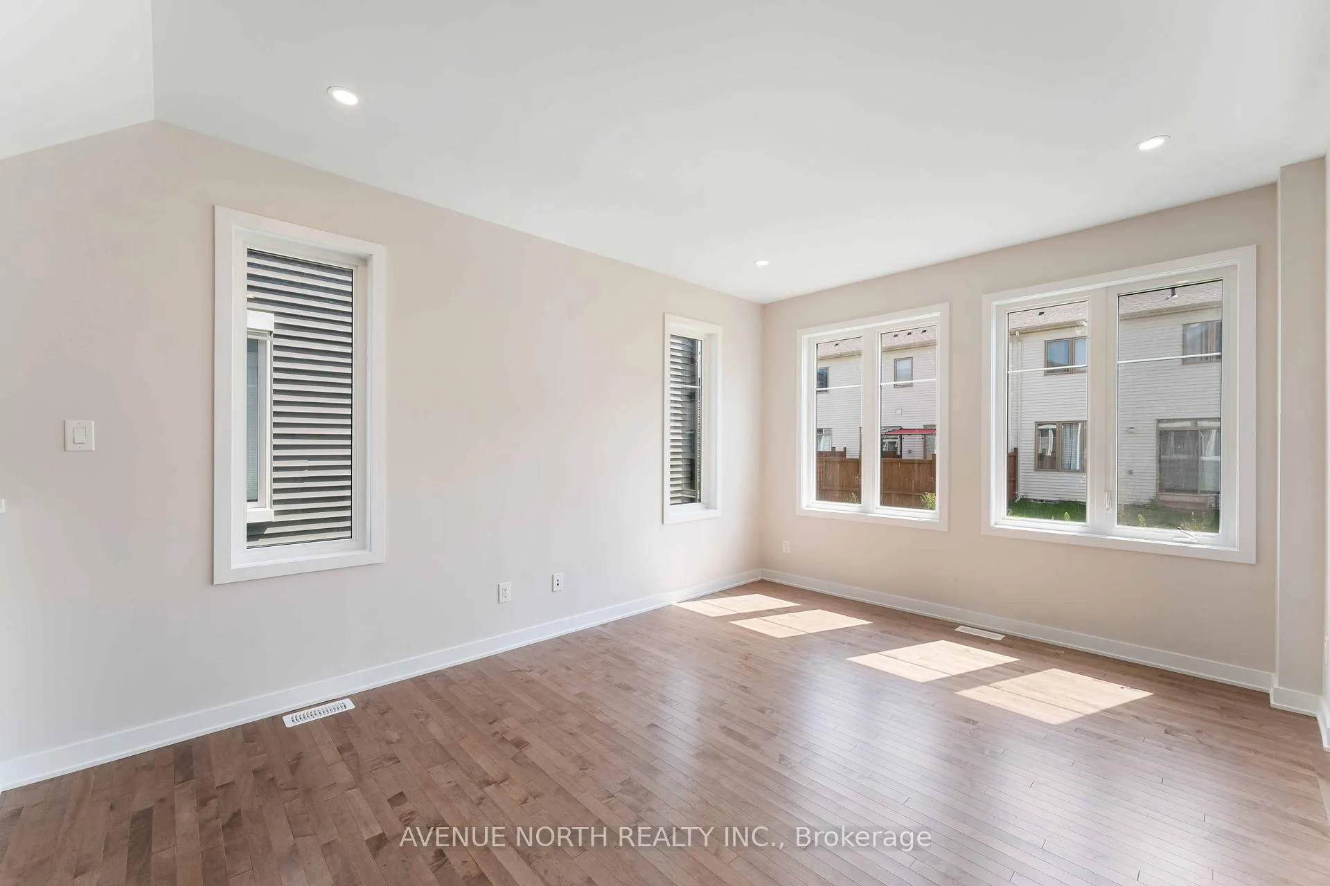 Photo 13 of 91 Mudminnow Crescent, Ottawa, Avalon West — HOMEH