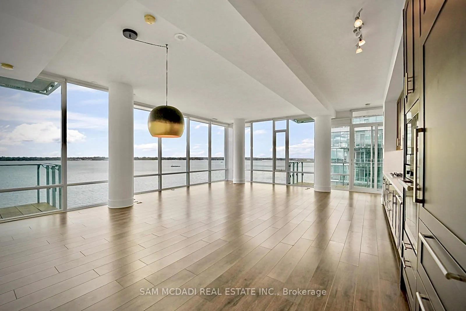Photo 1 of Unit 914, 29 Queens Quay E, Toronto, Waterfront Communities — HOMEH